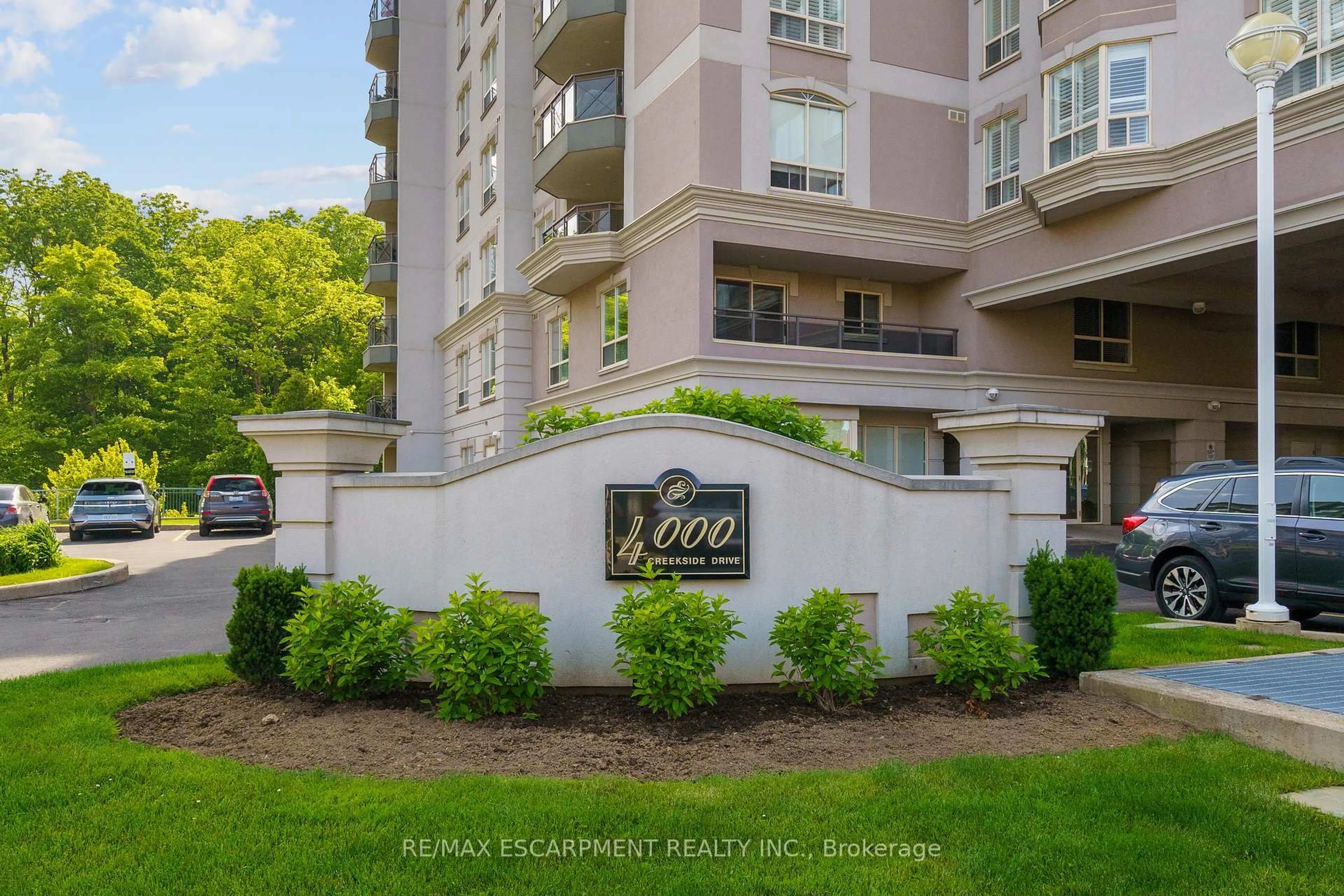 Unknown for 4000 Creekside Dr #405, Hamilton Ontario L9H 7S9