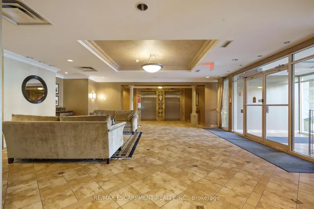 Additional property image - 4000 Creekside Dr Unit 405