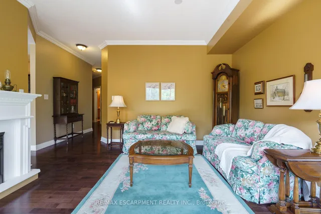 Additional property image - 4000 Creekside Dr Unit 405