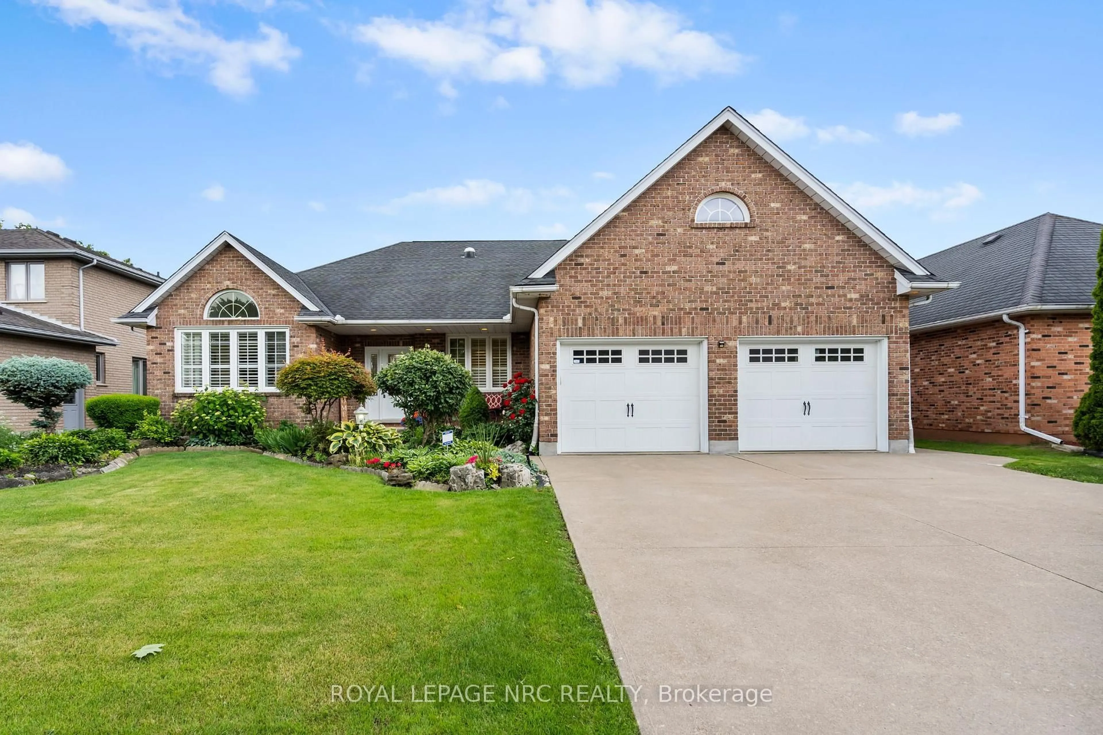 Home with brick exterior material, unknown for 7712 South Wood Dr, Niagara Falls Ontario L2H 2X1