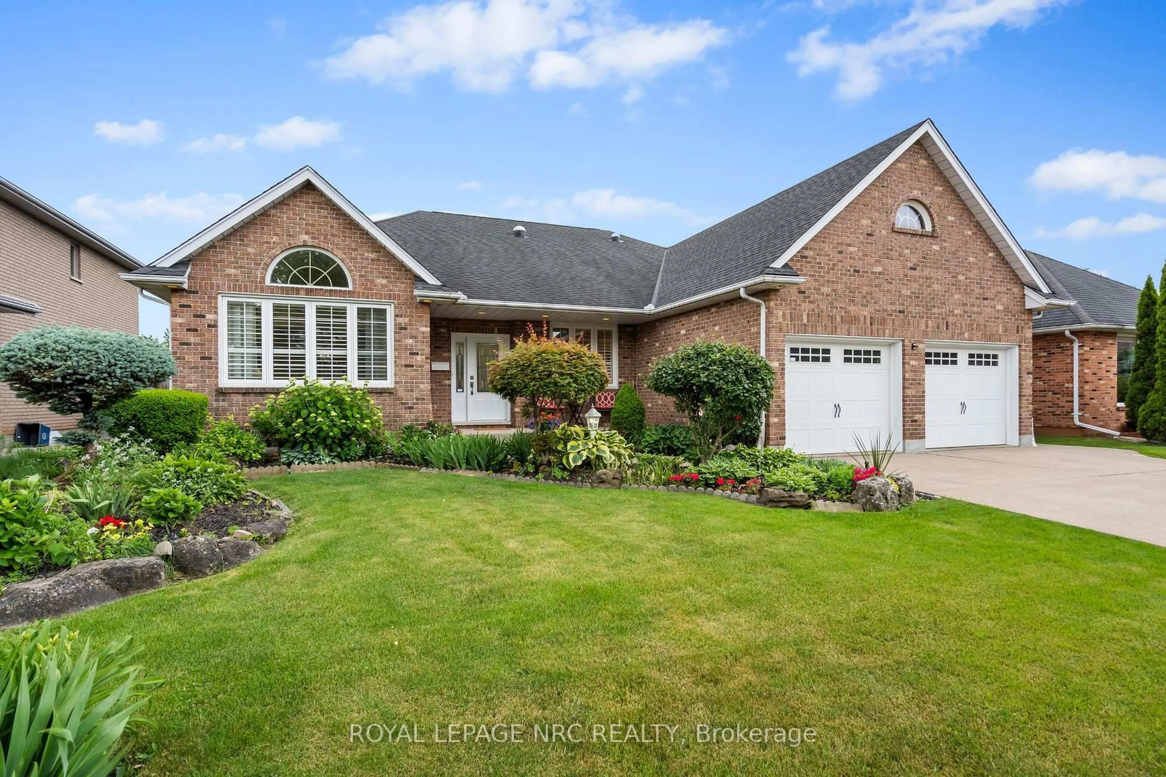 Home with brick exterior material, unknown for 7712 South Wood Dr, Niagara Falls Ontario L2H 2X1