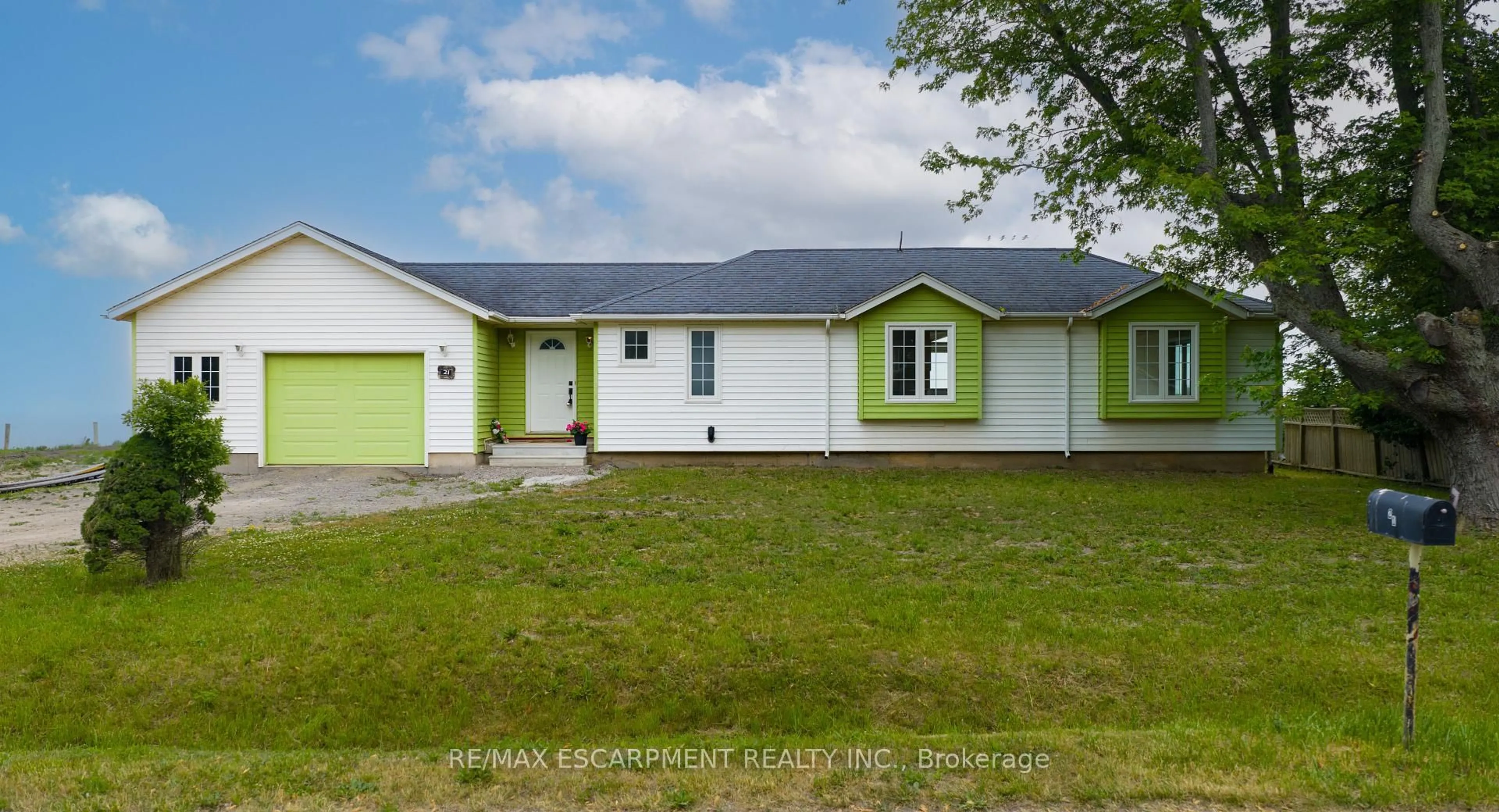 A pic from outside/outdoor area/front of a property/back of a property/a pic from drone, street for 21 Villella Rd, Haldimand Ontario N0A 1K0