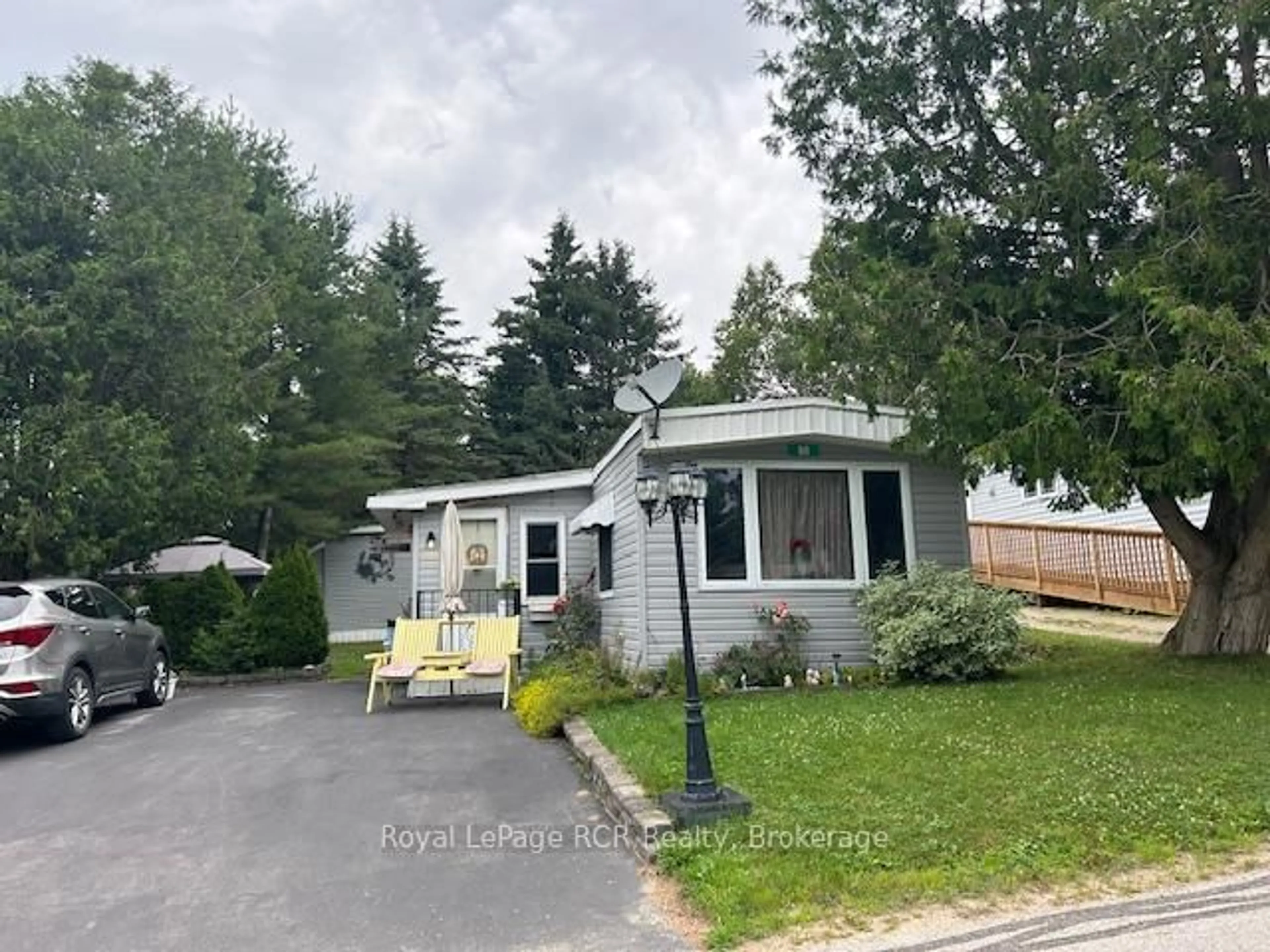 Home with vinyl exterior material, street for 90 SUSSEX SQUARE, Georgian Bluffs Ontario N4K 5N5