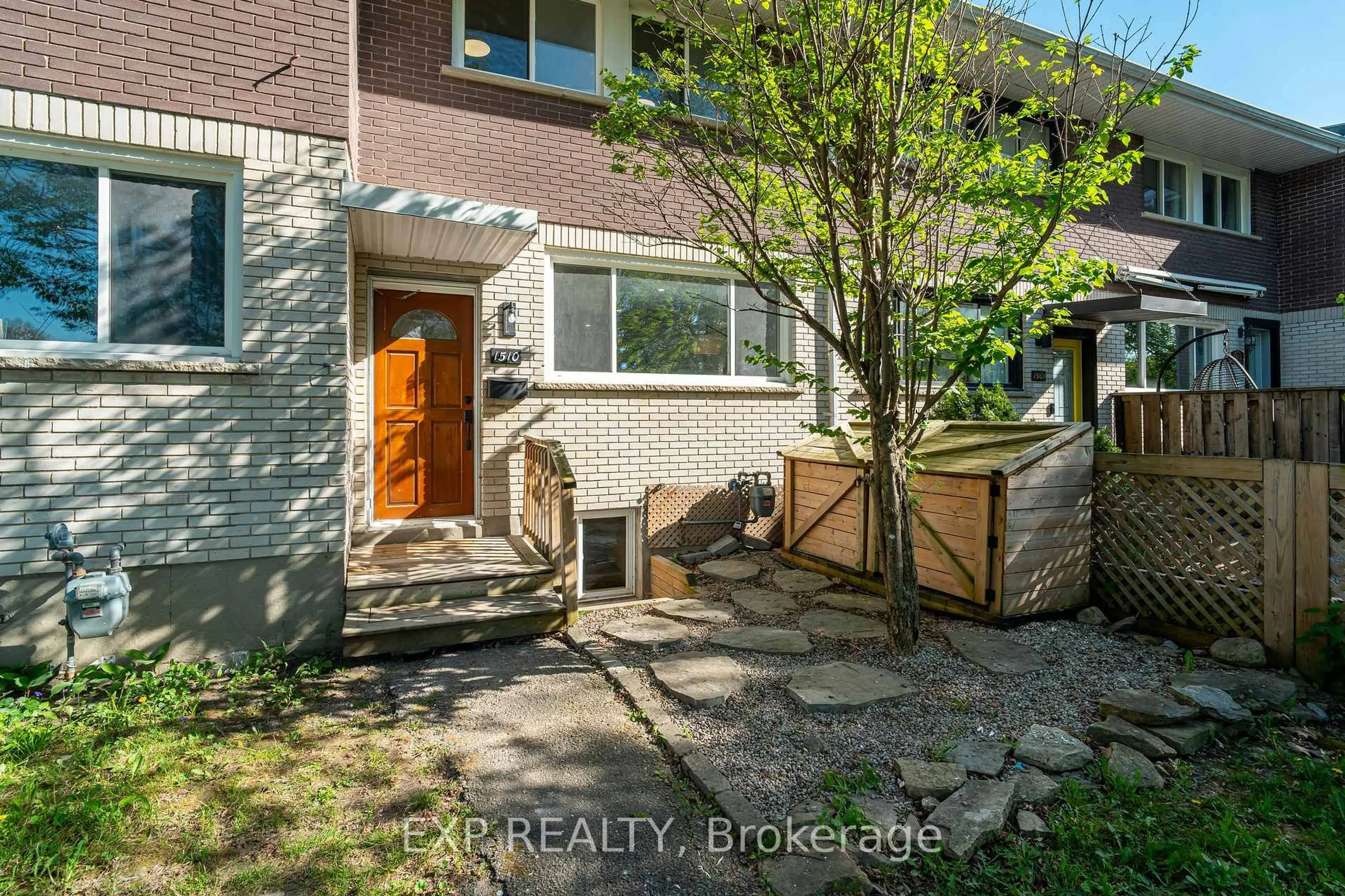 Unknown for 1510 Lepage Ave, Ottawa Ontario K1Z 8C9