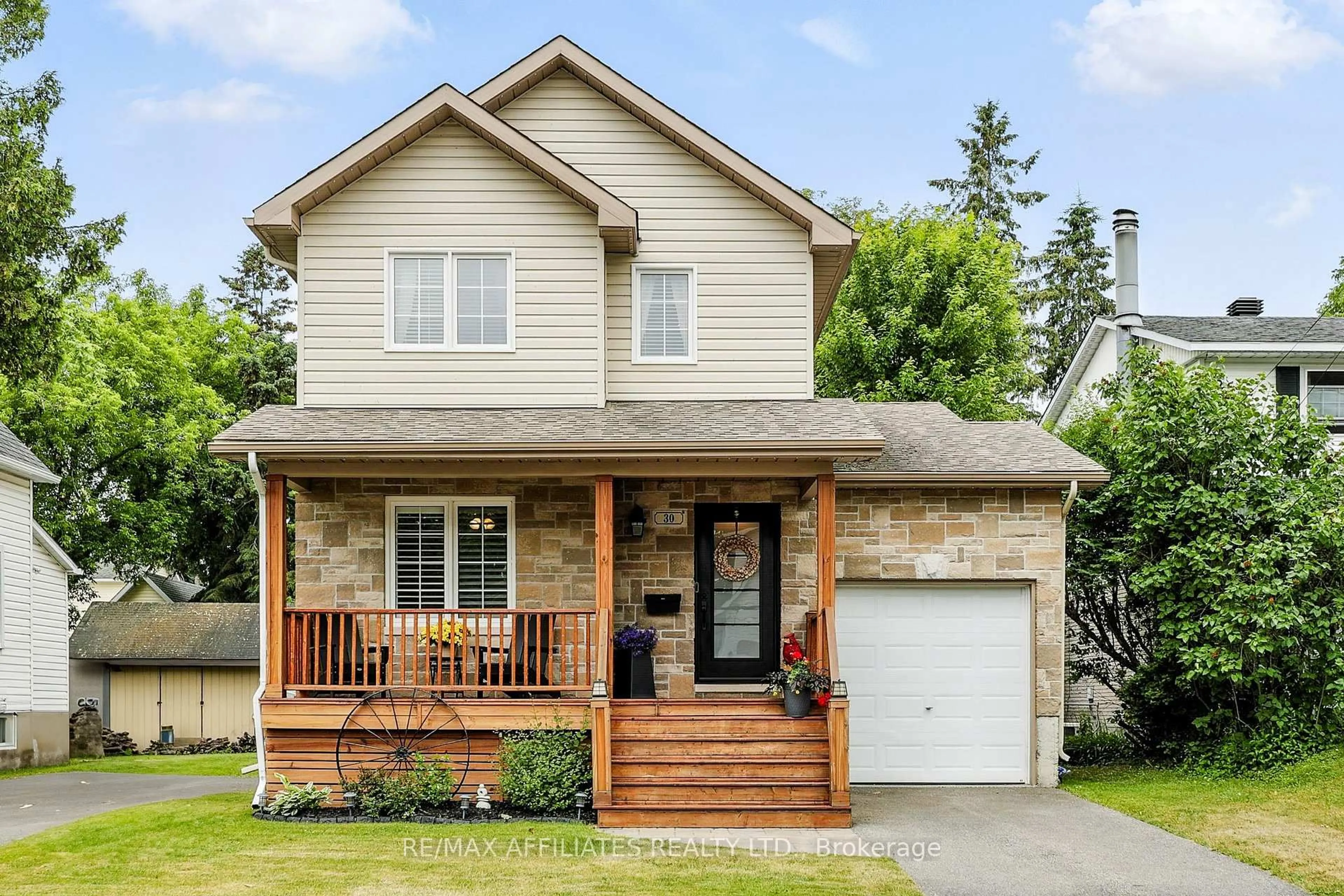 Home with vinyl exterior material, street for 30 Napoleon St, Carleton Place Ontario K7C 2X6