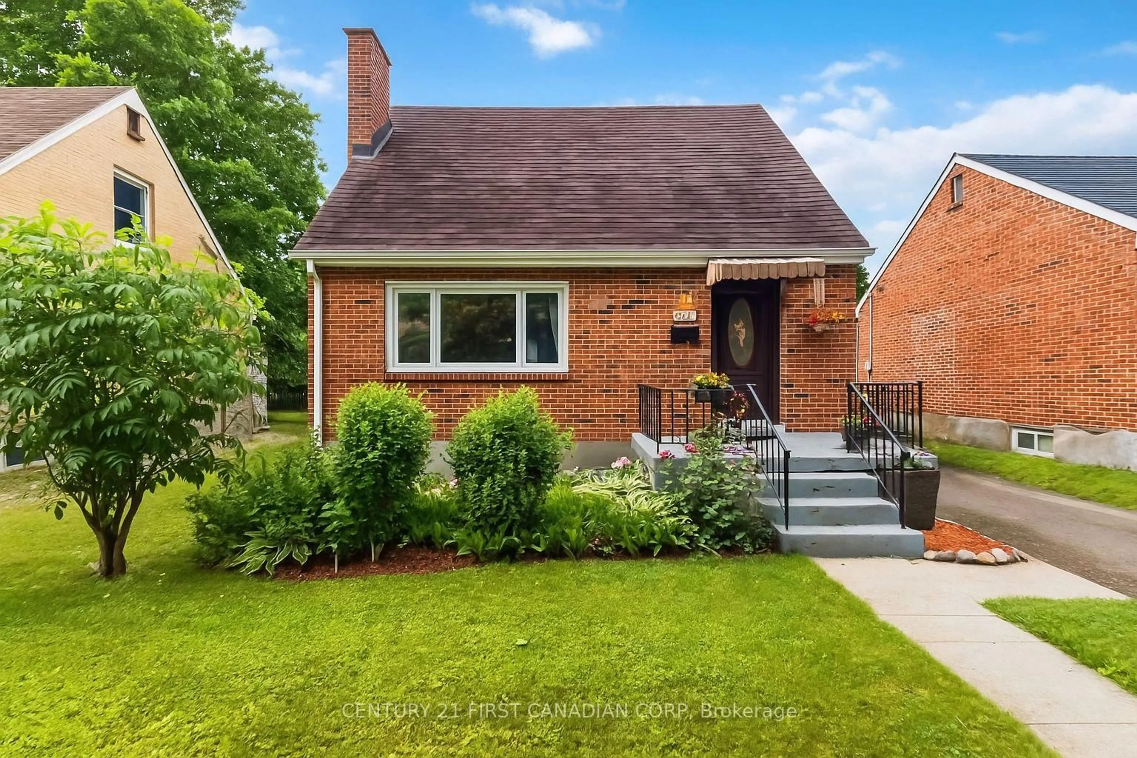 Home with brick exterior material, street for 128 EMPRESS Ave, London North Ontario N6H 1N3