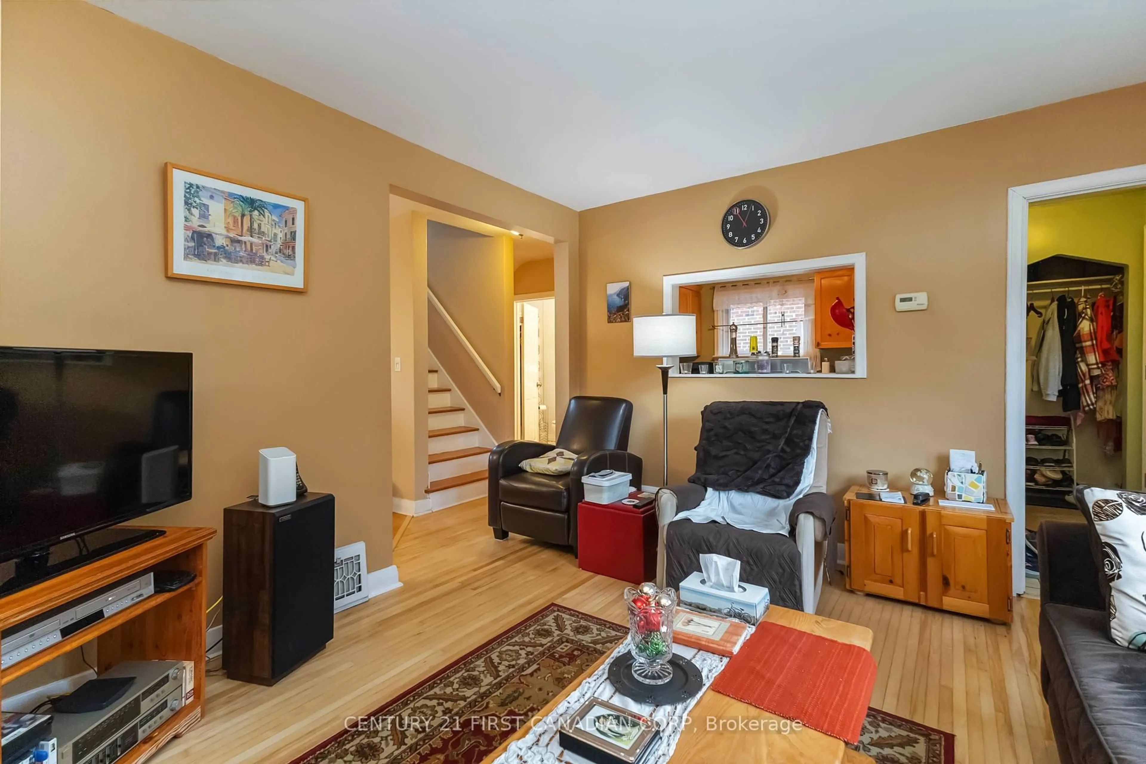 Living room with furniture, unknown for 128 EMPRESS Ave, London North Ontario N6H 1N3