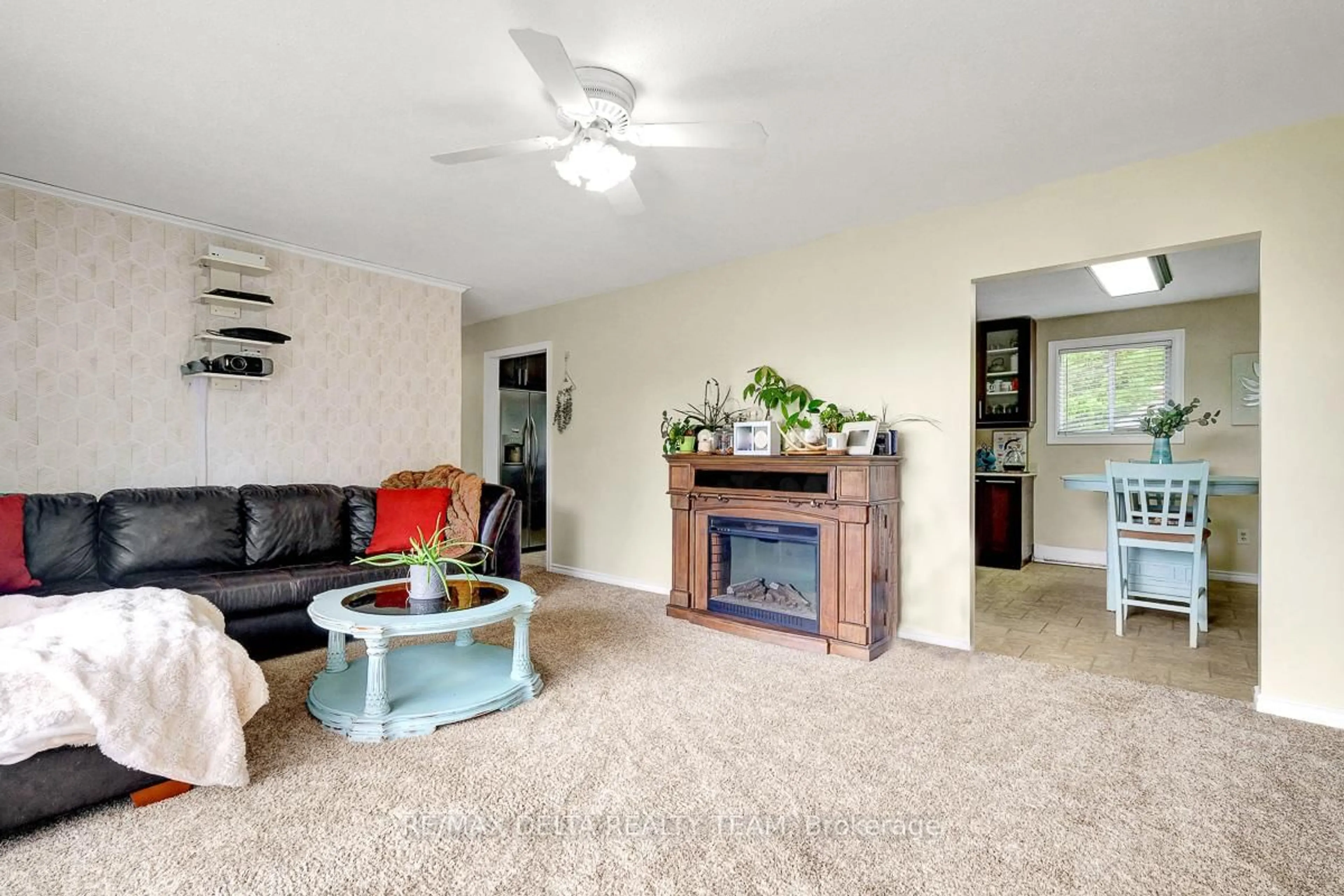 Living room with furniture, unknown for 3333 White Spruce, Osgoode Ontario K0A 2W0