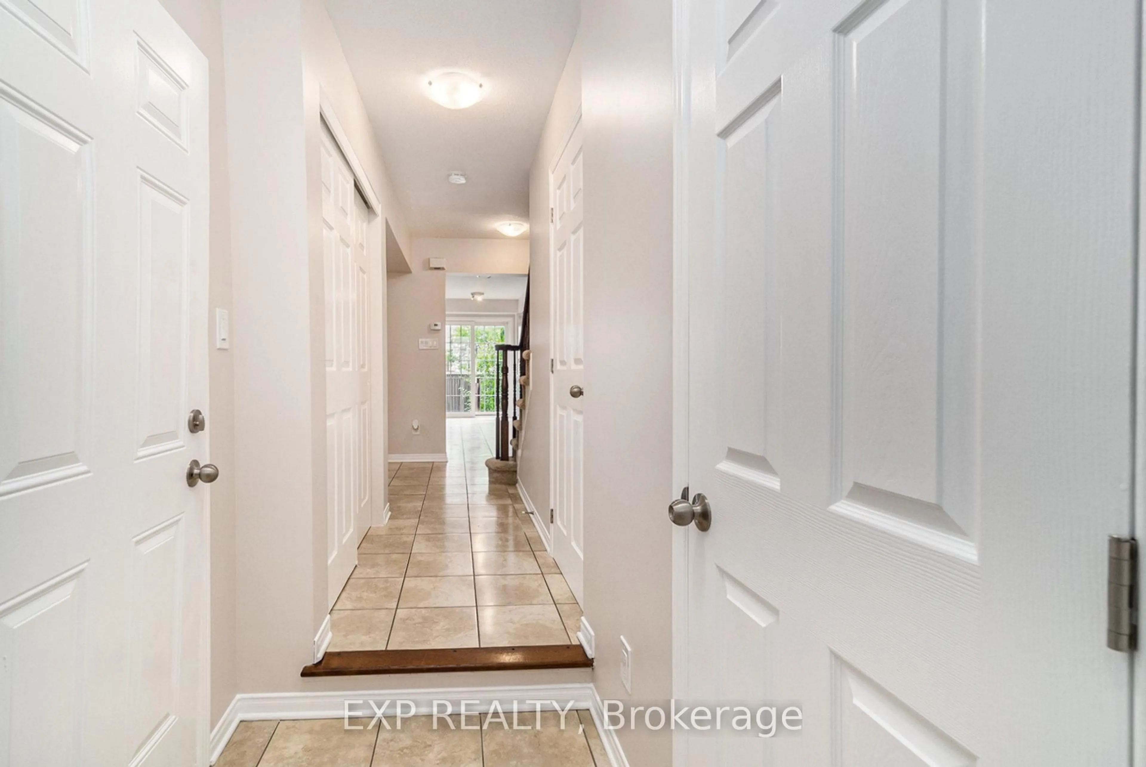Indoor entryway for 112 Braddock Private, Ottawa Ontario K2J 0E7
