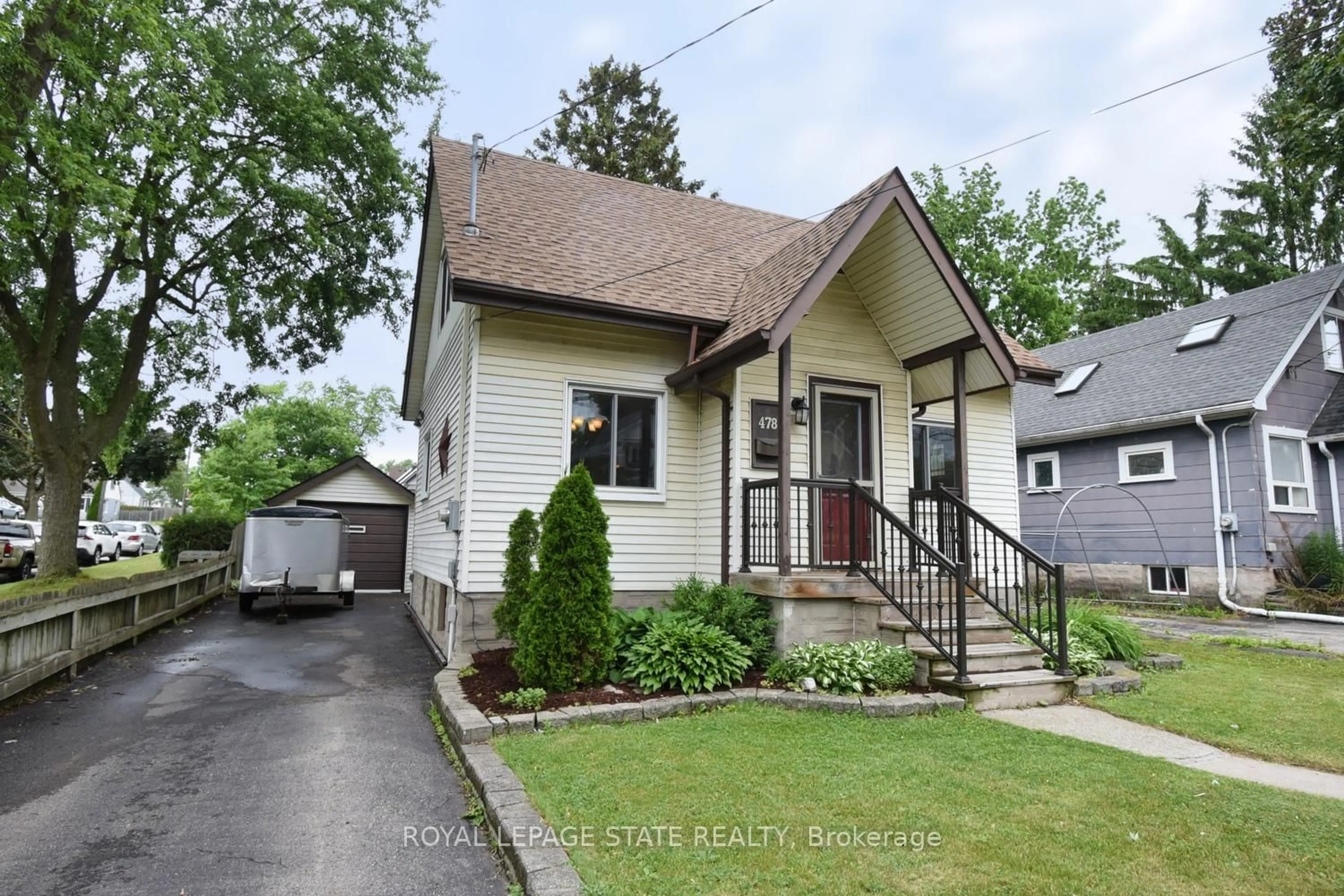 Home with vinyl exterior material, street for 478 Stirling Ave, Kitchener Ontario N2M 3J2