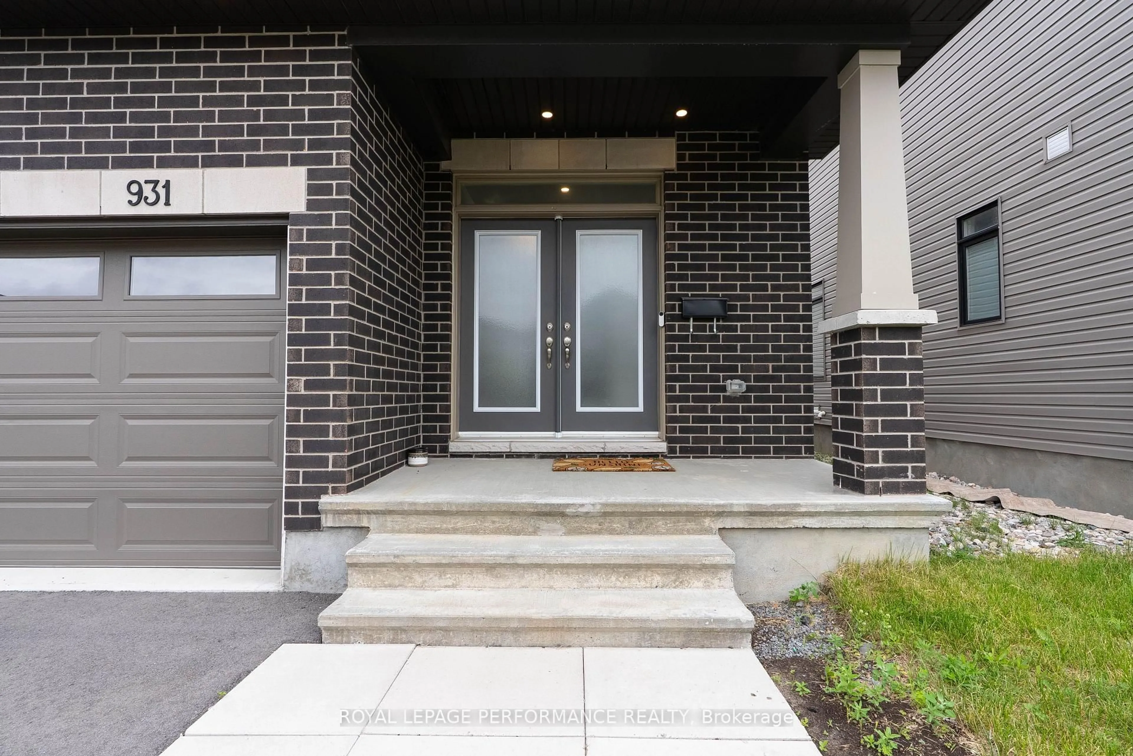 Unknown for 931 Embankment St, Ottawa Ontario K2S 2P6