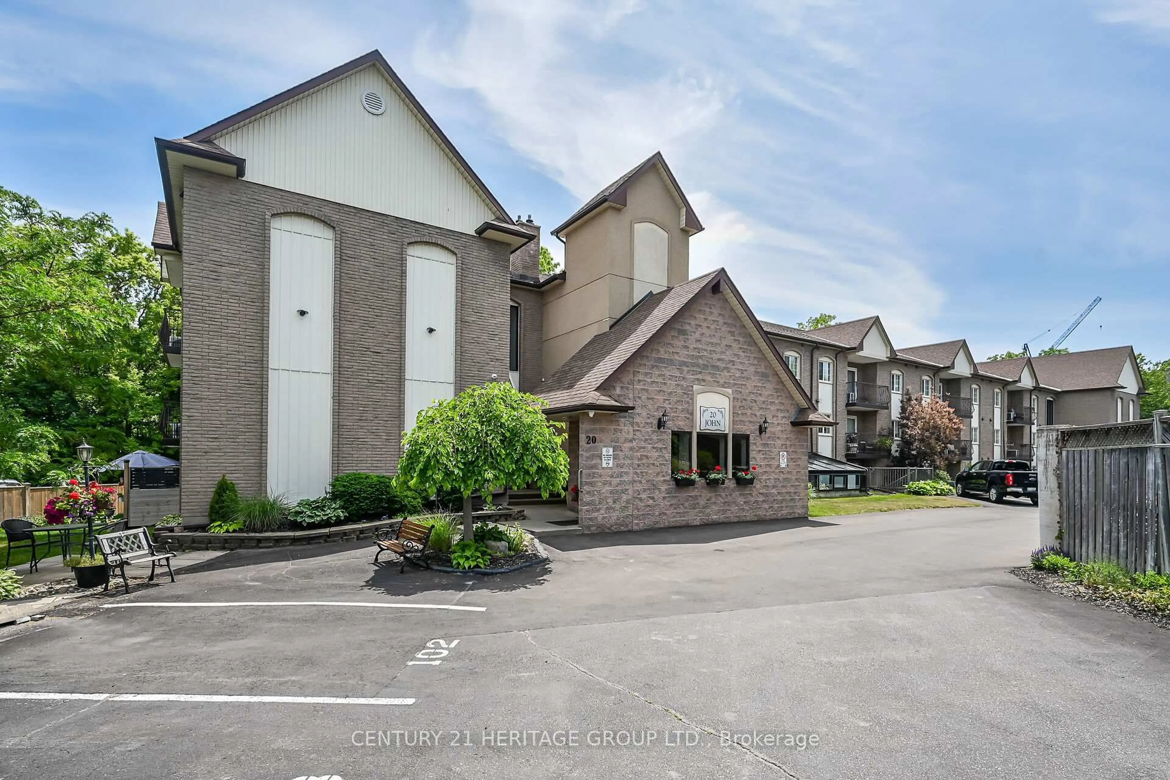 Unknown for 20 John St ##207, Grimsby Ontario L3M 1X5