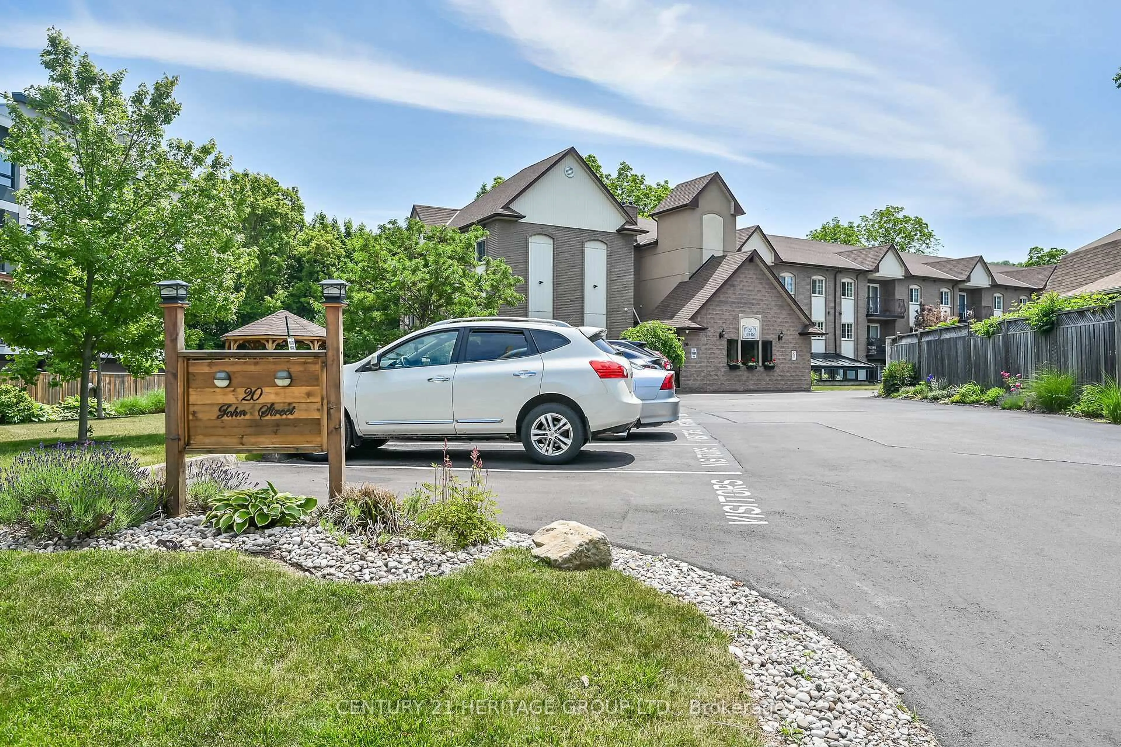 Unknown for 20 John St ##207, Grimsby Ontario L3M 1X5