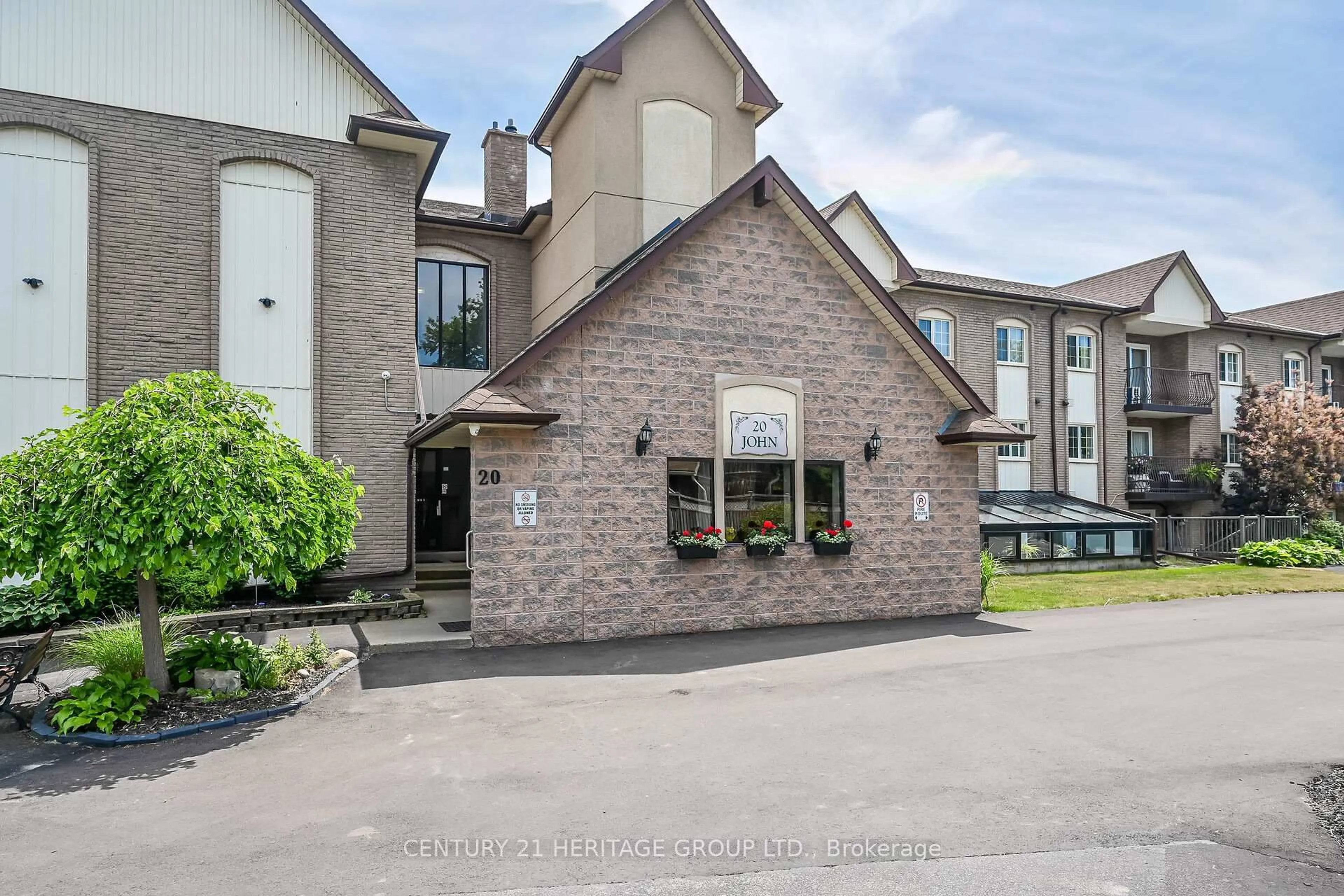 Unknown for 20 John St ##207, Grimsby Ontario L3M 1X5