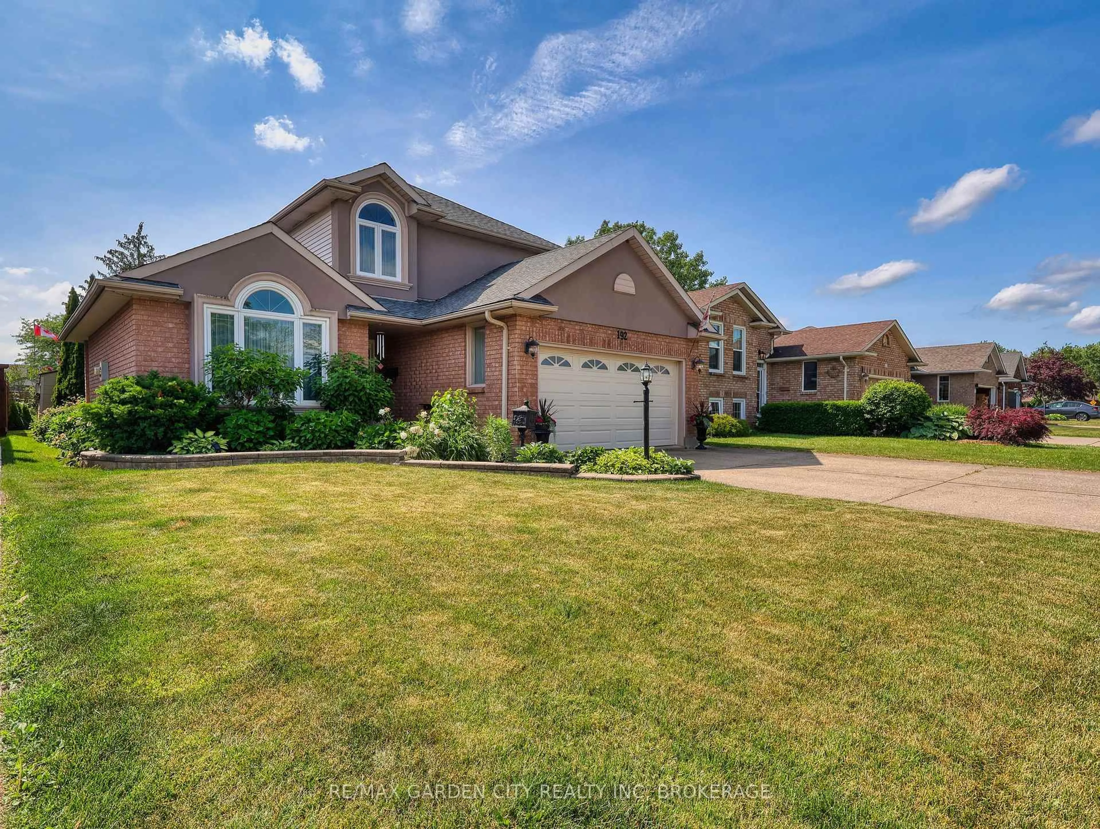 Home with brick exterior material, street for 192 Northwood Dr, Welland Ontario L3C 6V7