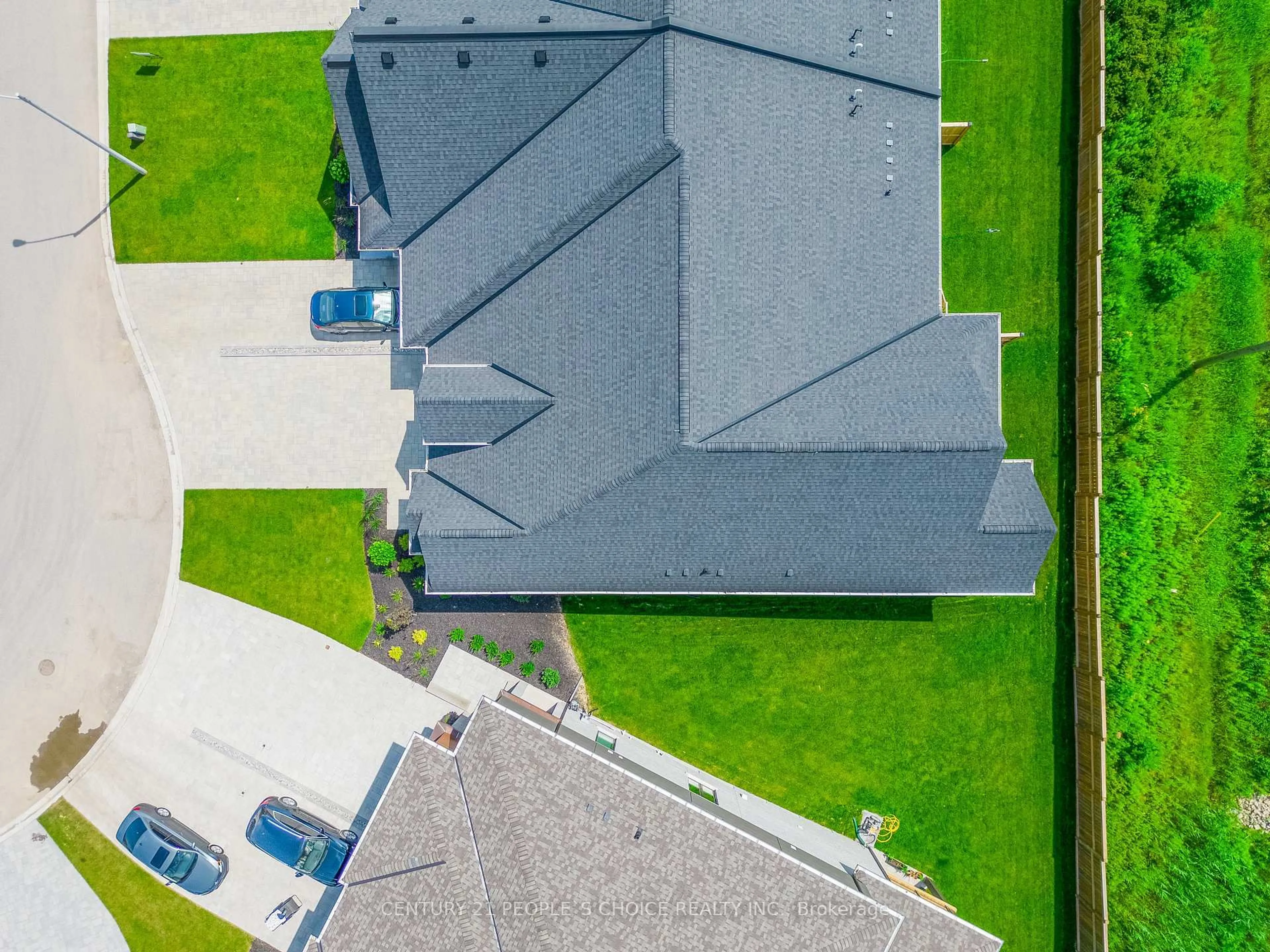 A pic from outside/outdoor area/front of a property/back of a property/a pic from drone, street for 3947 Mitchell Cres, Fort Erie Ontario L0S 1S0