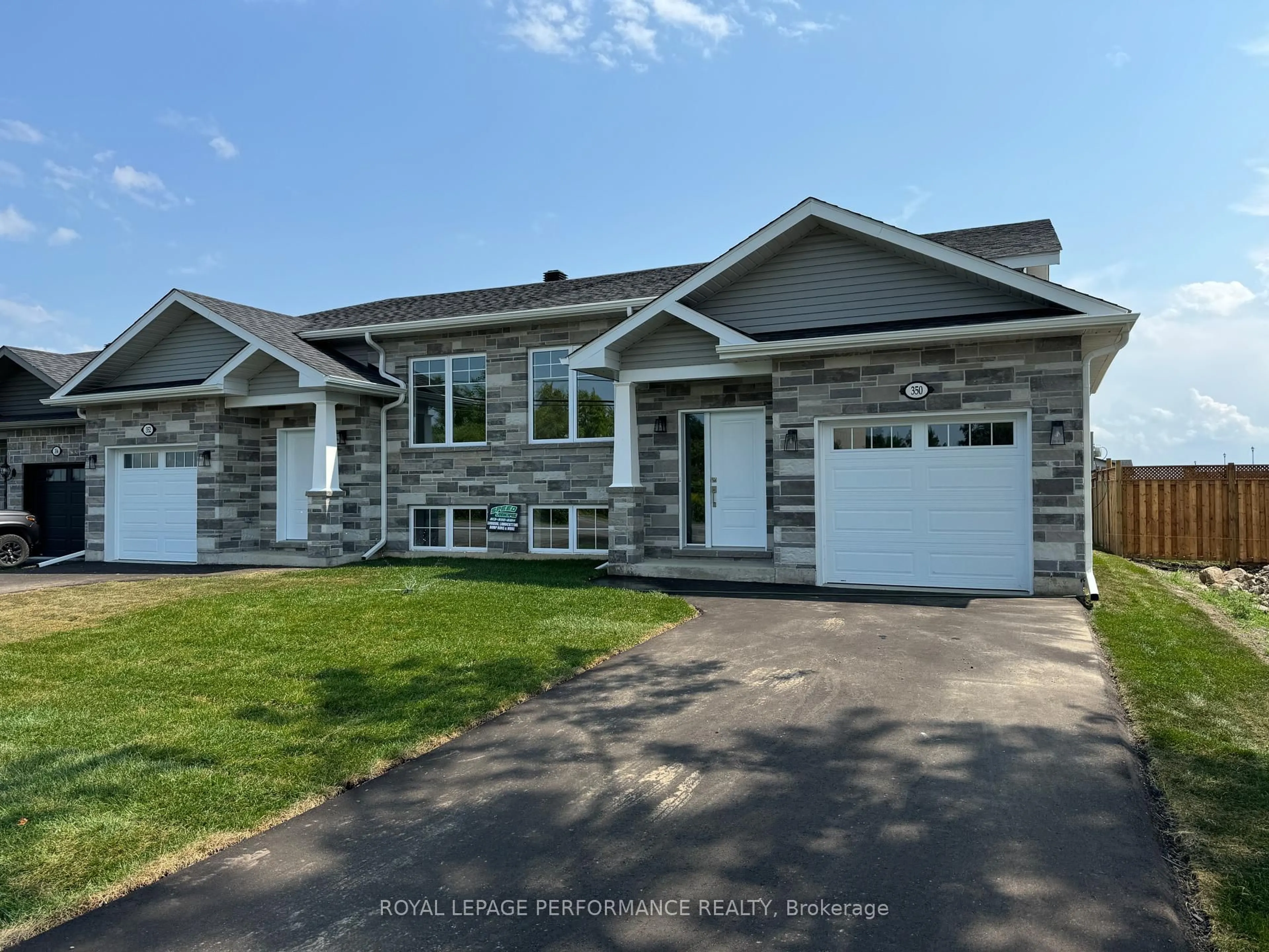 Home with vinyl exterior material, street for 350 Tollgate Rd, Cornwall Ontario K6H 5R6