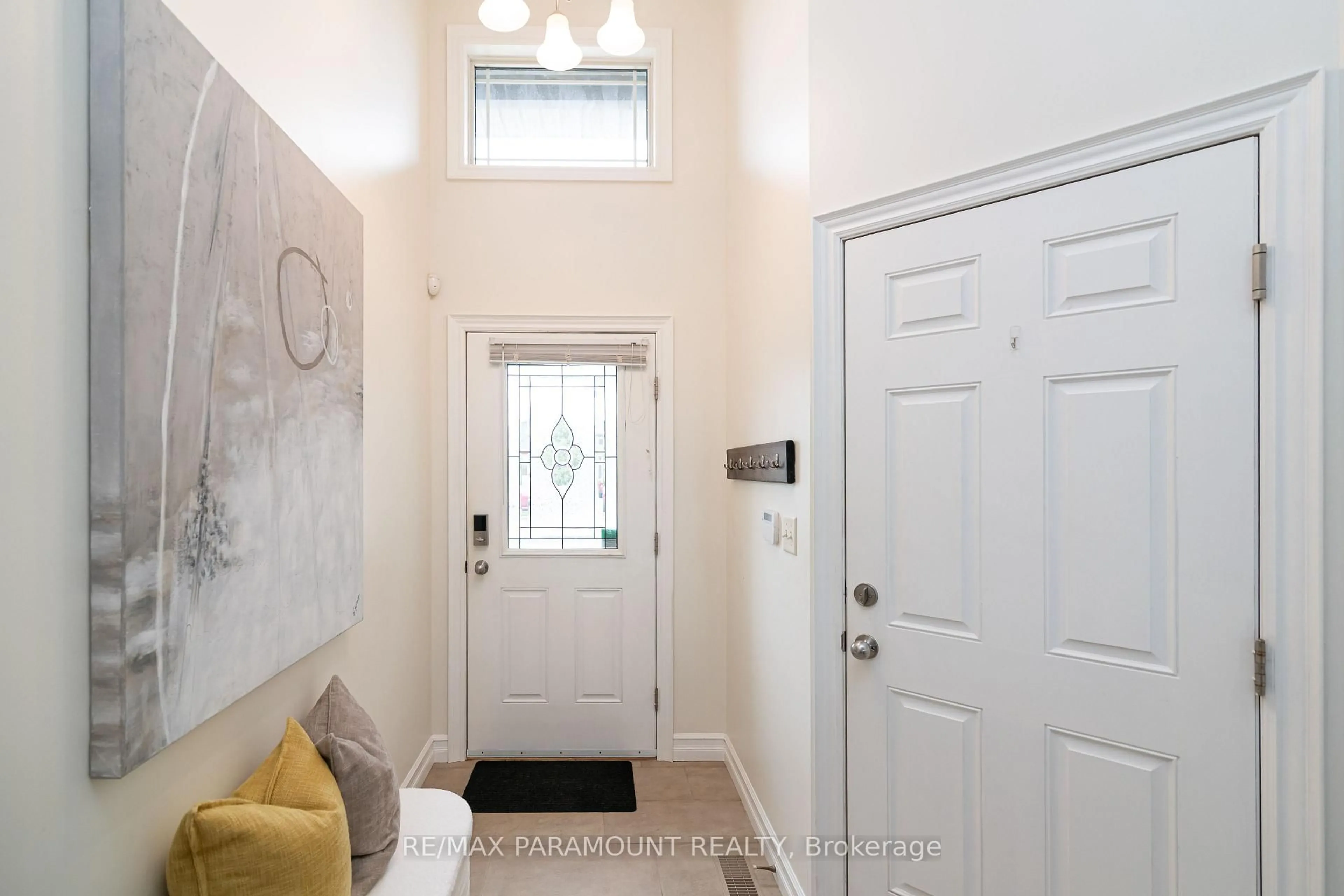 Indoor entryway for 191 Manning Dr, Chatham-Kent Ontario N7M 0A6