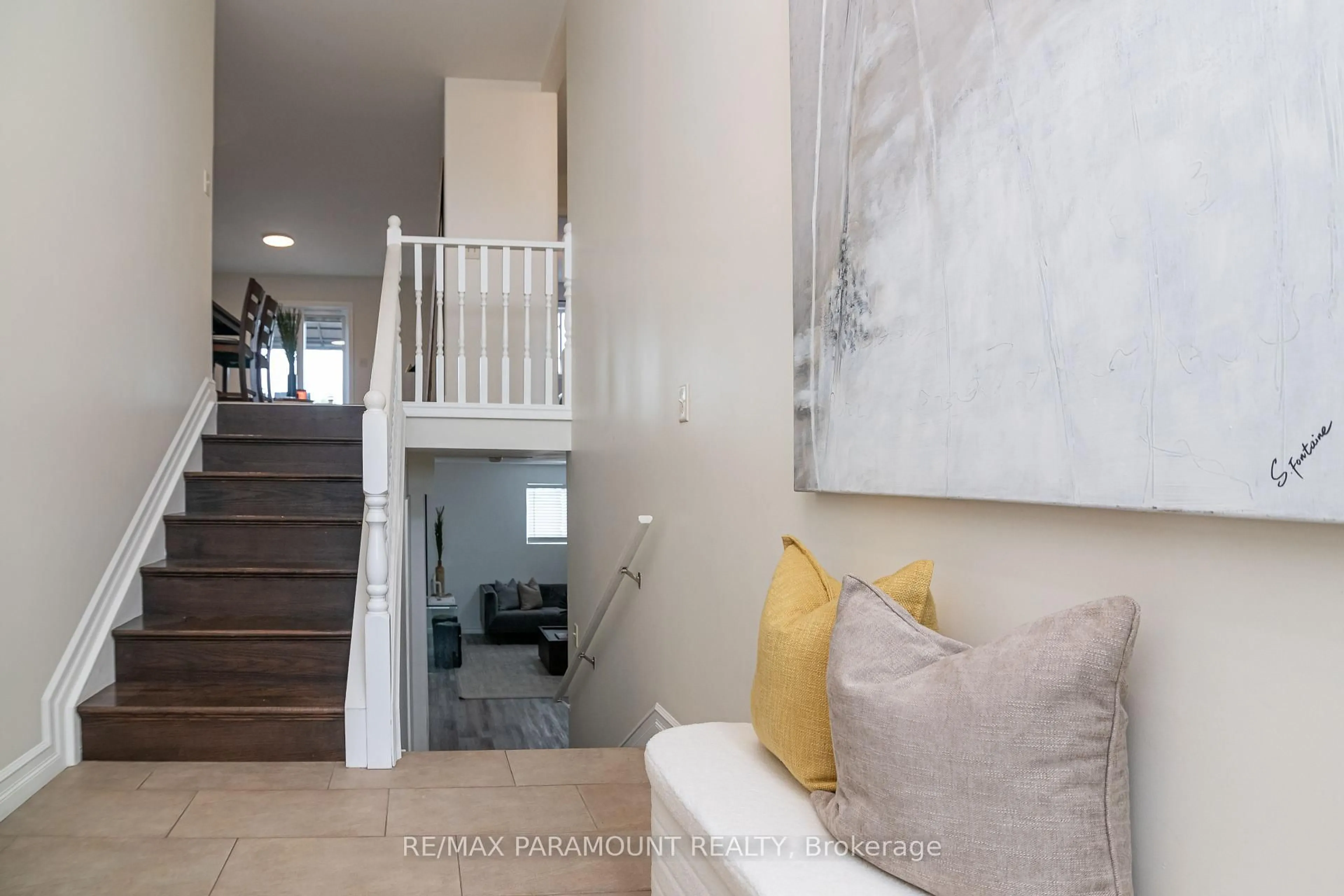 Indoor entryway for 191 Manning Dr, Chatham-Kent Ontario N7M 0A6