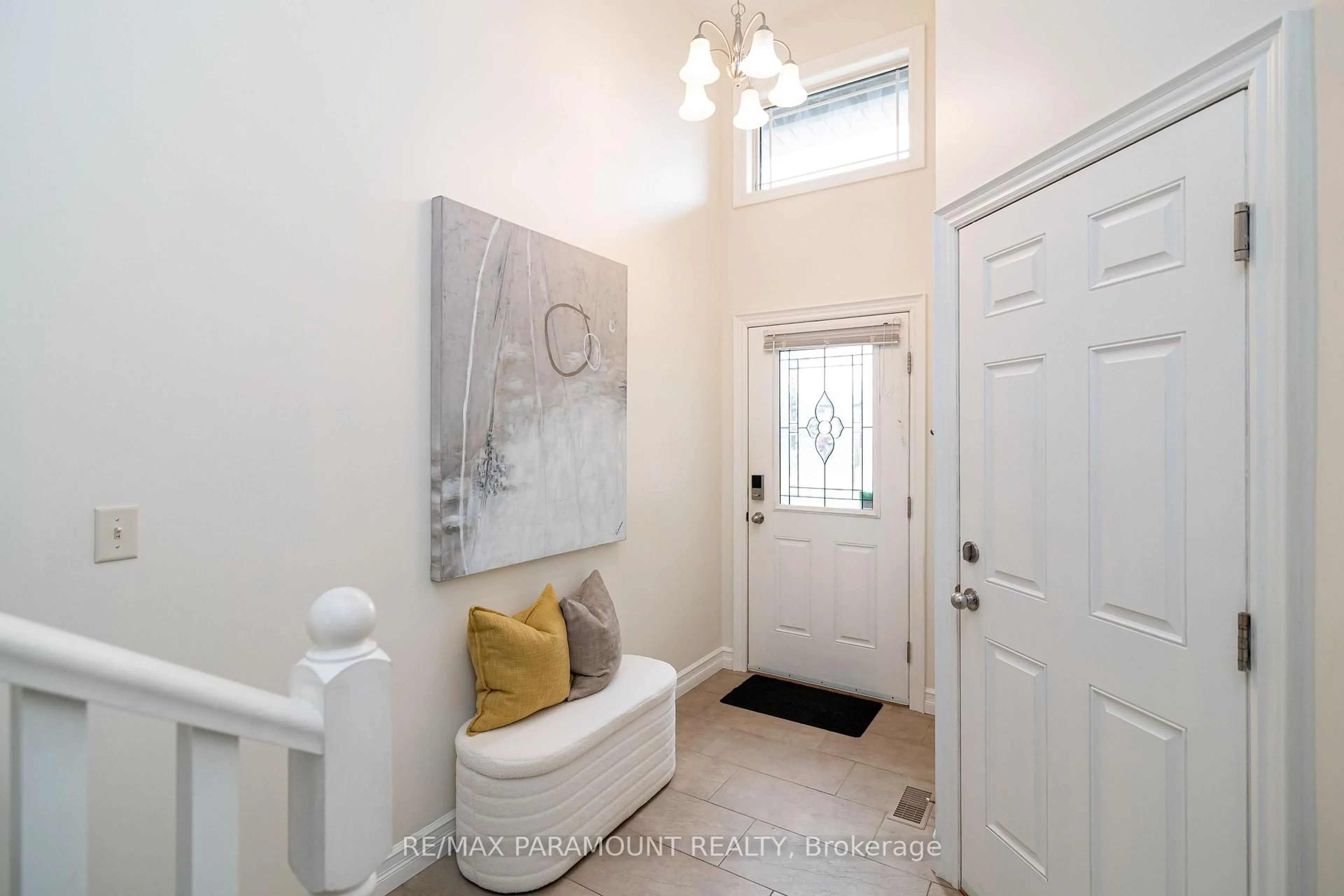 Indoor entryway for 191 Manning Dr, Chatham-Kent Ontario N7M 0A6