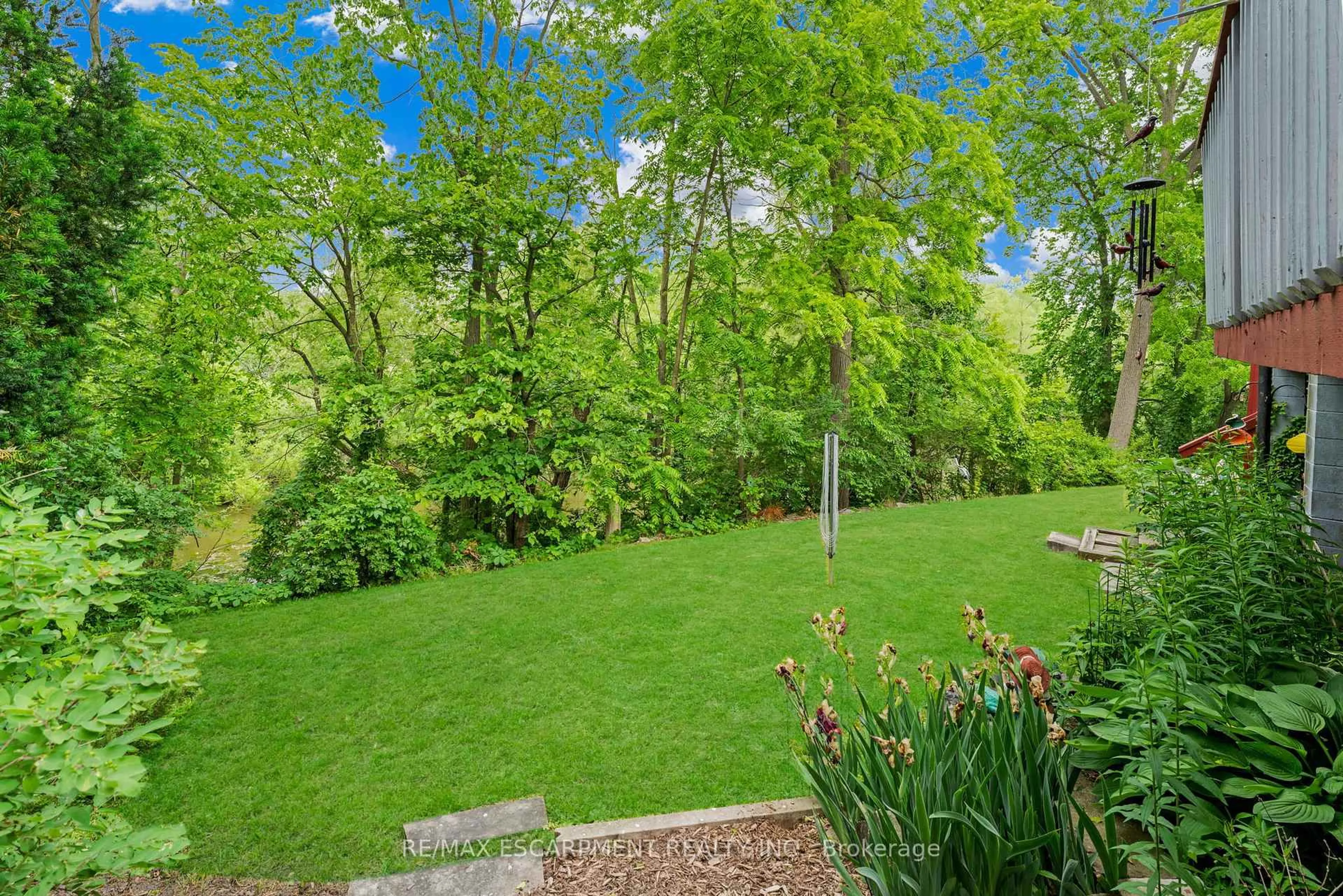 Patio, forest/trees view for 280 West St, West Lincoln Ontario L0R 2A0