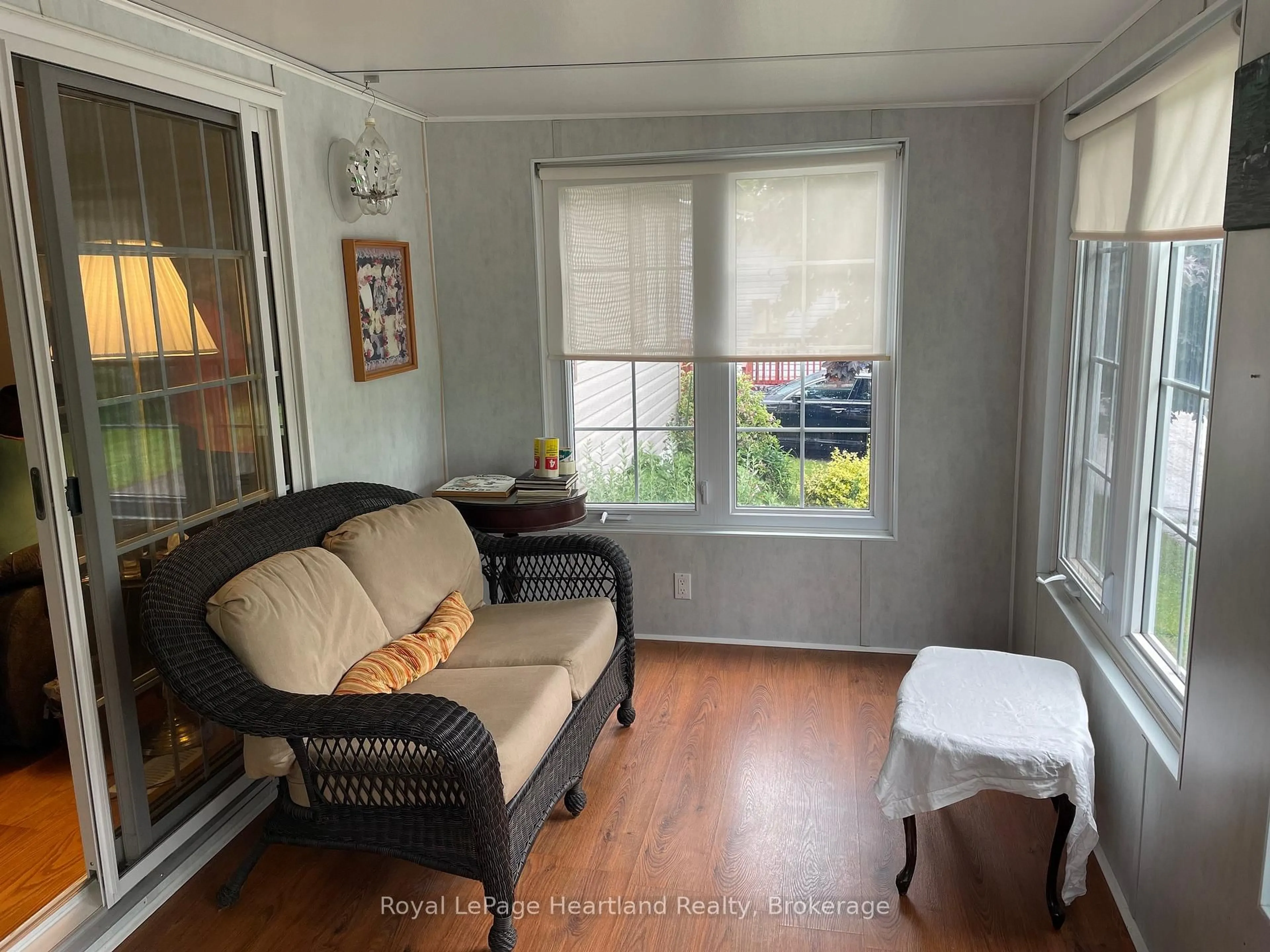 Living room with furniture, unknown for 14 GARDEN Rd, Ashfield-Colborne-Wawanosh Ontario N7A 3Y3