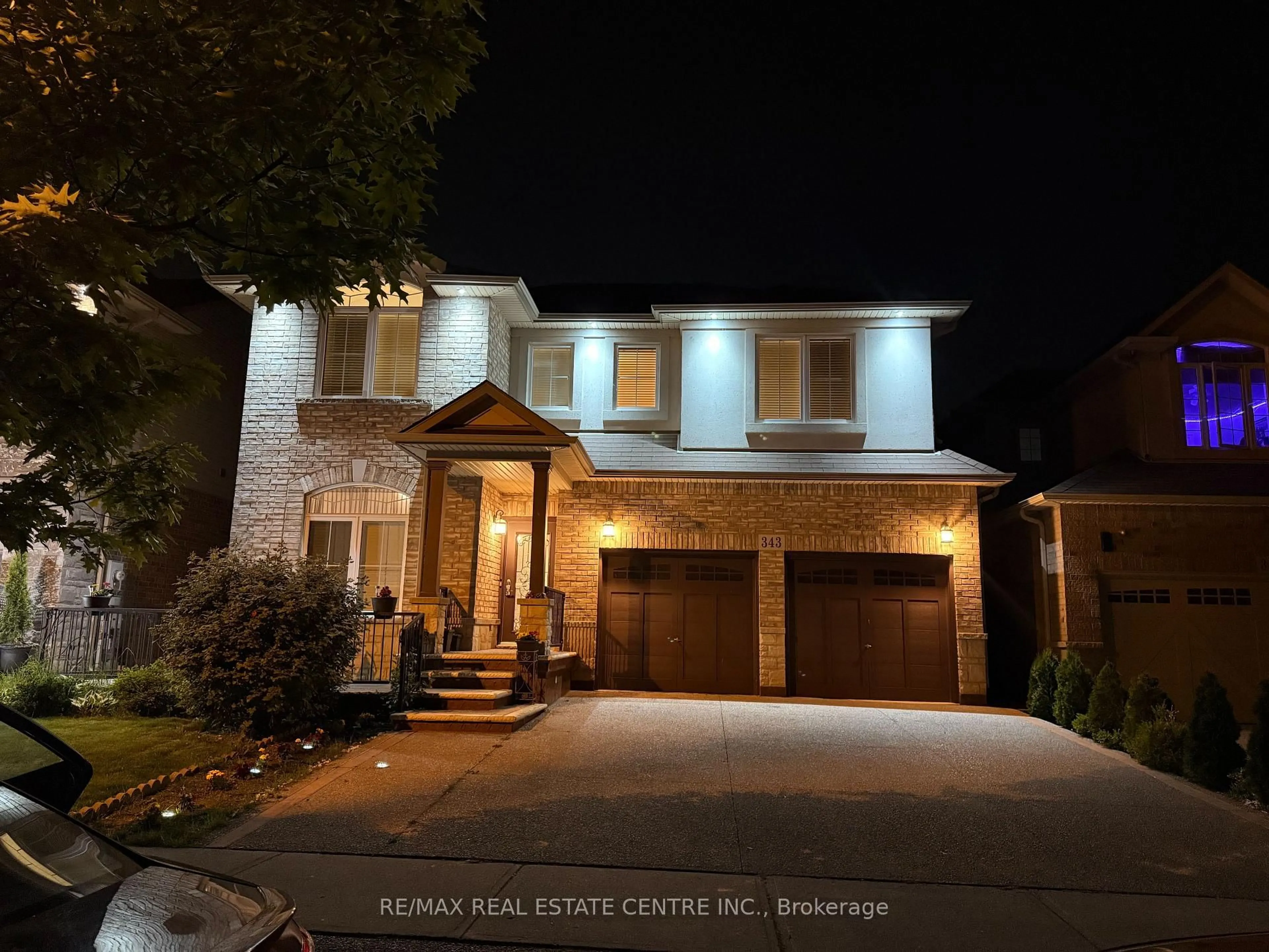Home with brick exterior material, street for 343 Montreal Circ, Hamilton Ontario L8E 0C7