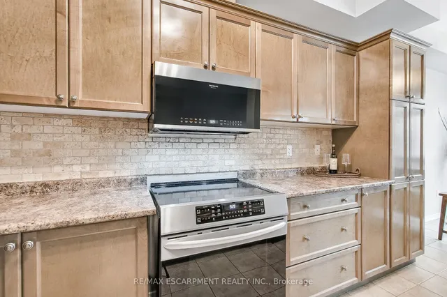 Additional property image - 71 CATHEDRAL Crt