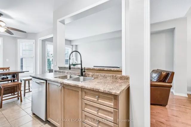 Additional property image - 71 CATHEDRAL Crt