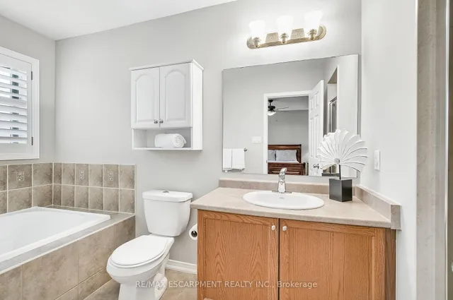 Additional property image - 71 CATHEDRAL Crt