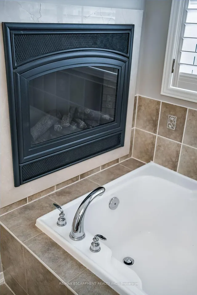 Additional property image - 71 CATHEDRAL Crt