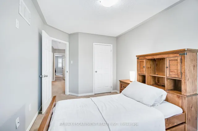 Additional property image - 71 CATHEDRAL Crt