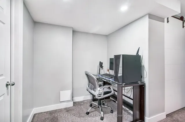 Additional property image - 71 CATHEDRAL Crt