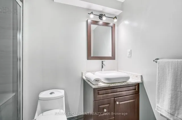 Additional property image - 71 CATHEDRAL Crt