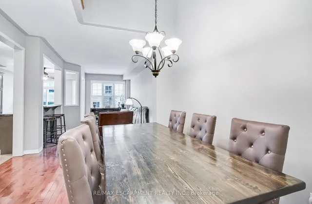 Additional property image - 71 CATHEDRAL Crt