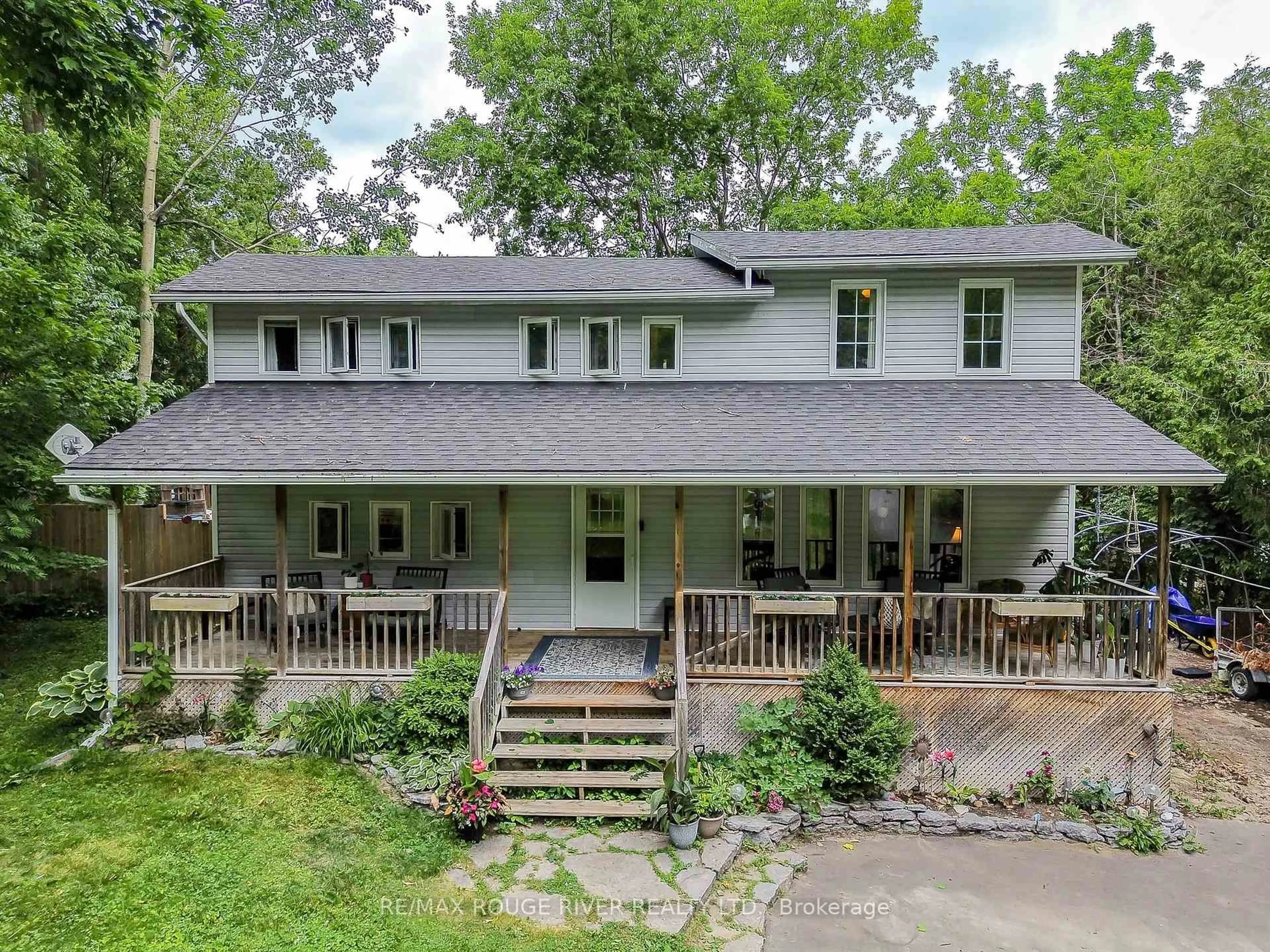 A pic from outside/outdoor area/front of a property/back of a property/a pic from drone, unknown for 7134 Poplar Dr, Hamilton Township Ontario K0L 1E0