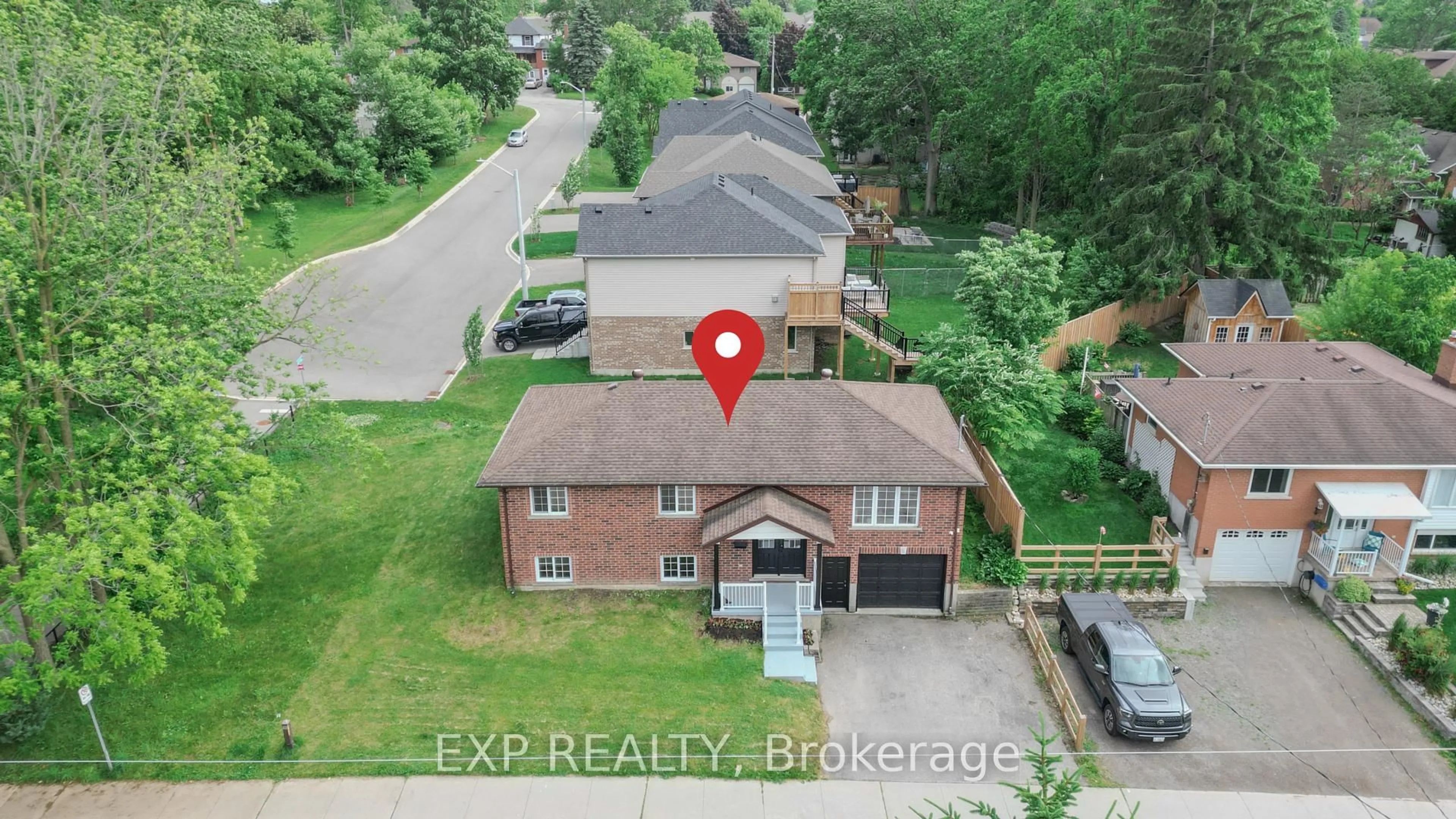 A pic from outside/outdoor area/front of a property/back of a property/a pic from drone, street for 1843 Old Mill Rd, Kitchener Ontario N2P 1E3