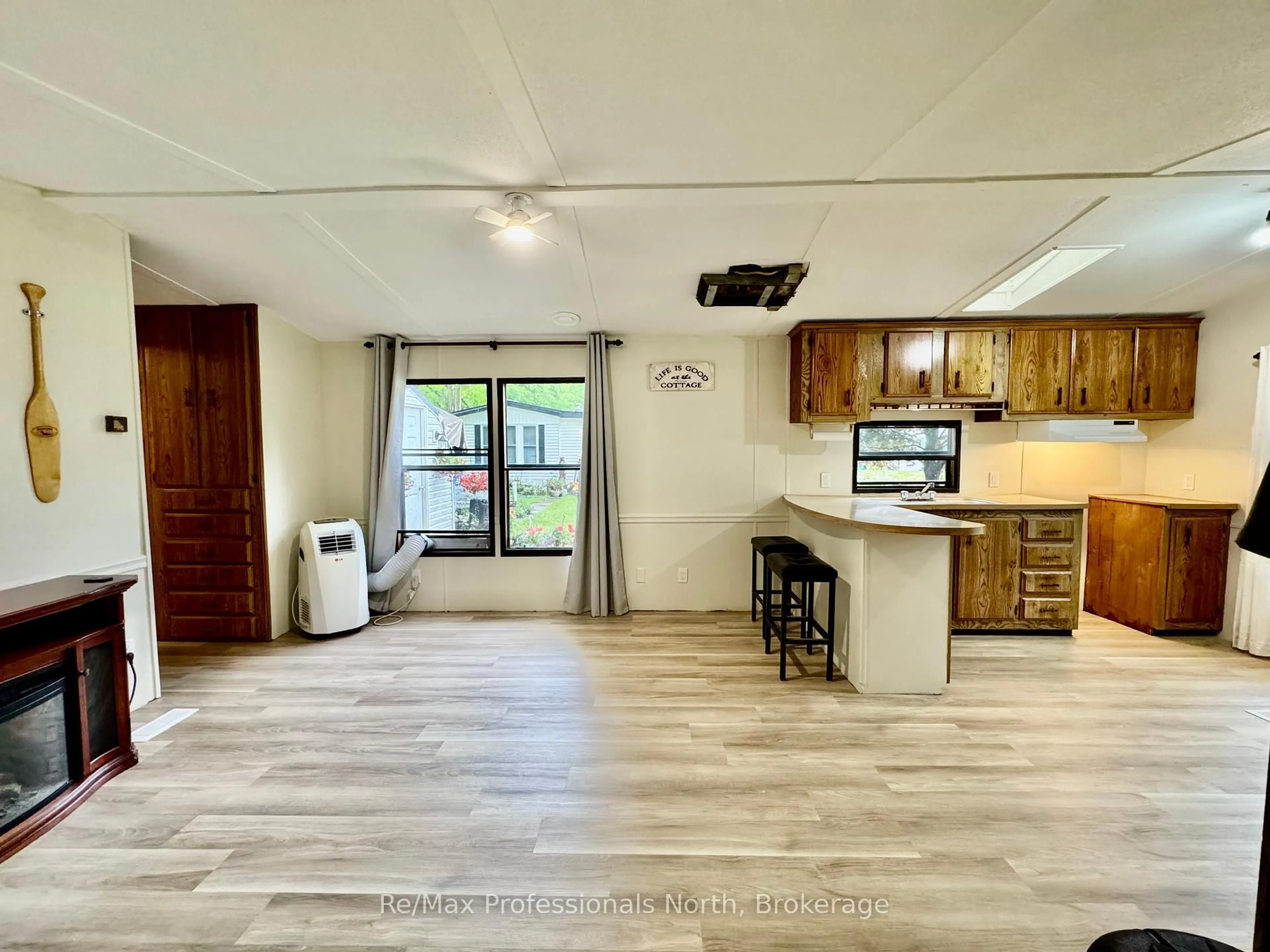 Open concept kitchen, unknown for 1007 RACOON Rd #45, Gravenhurst Ontario P1P 1R1