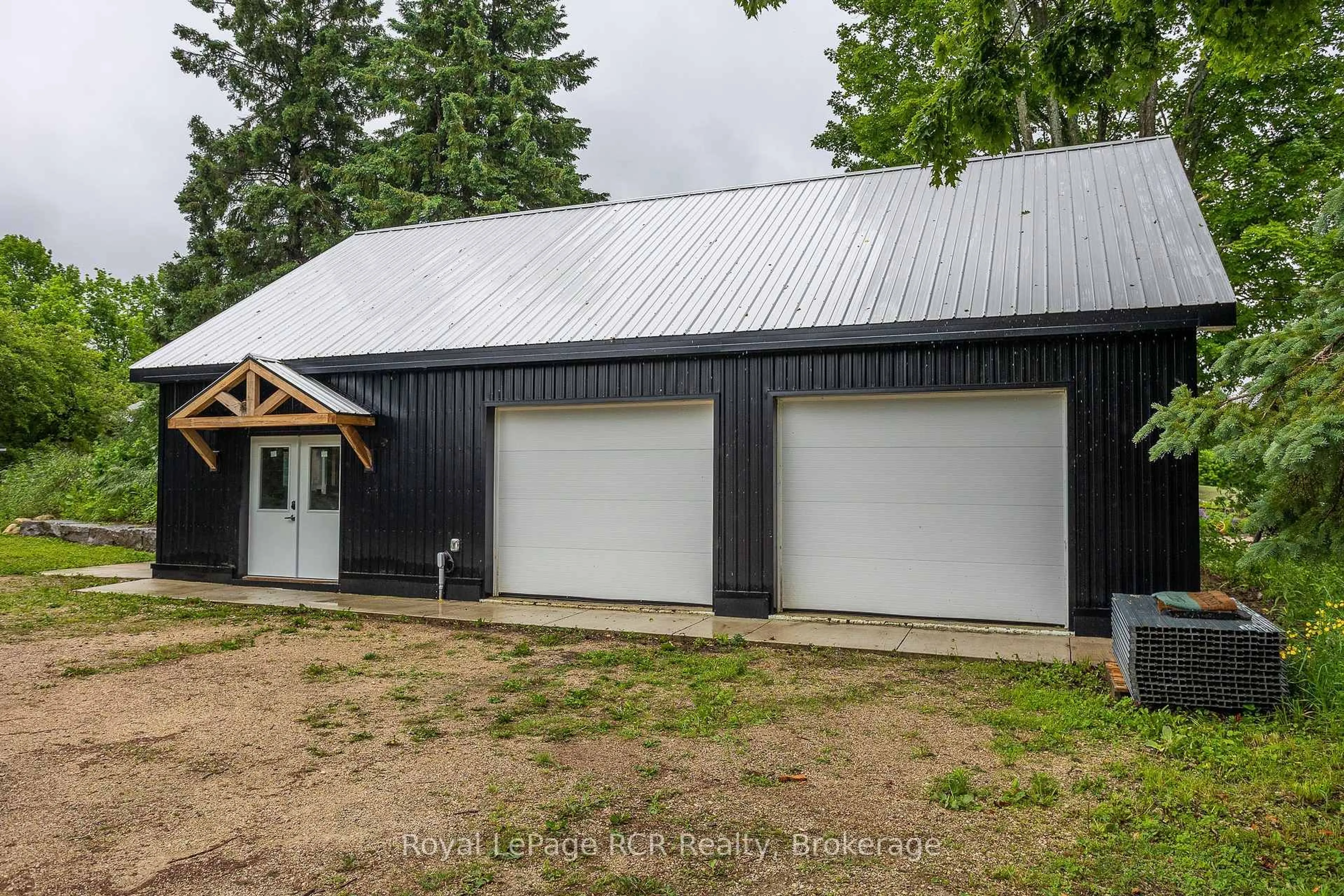 Indoor garage for 773760 Highway 10, Grey Highlands Ontario N0C 1L0