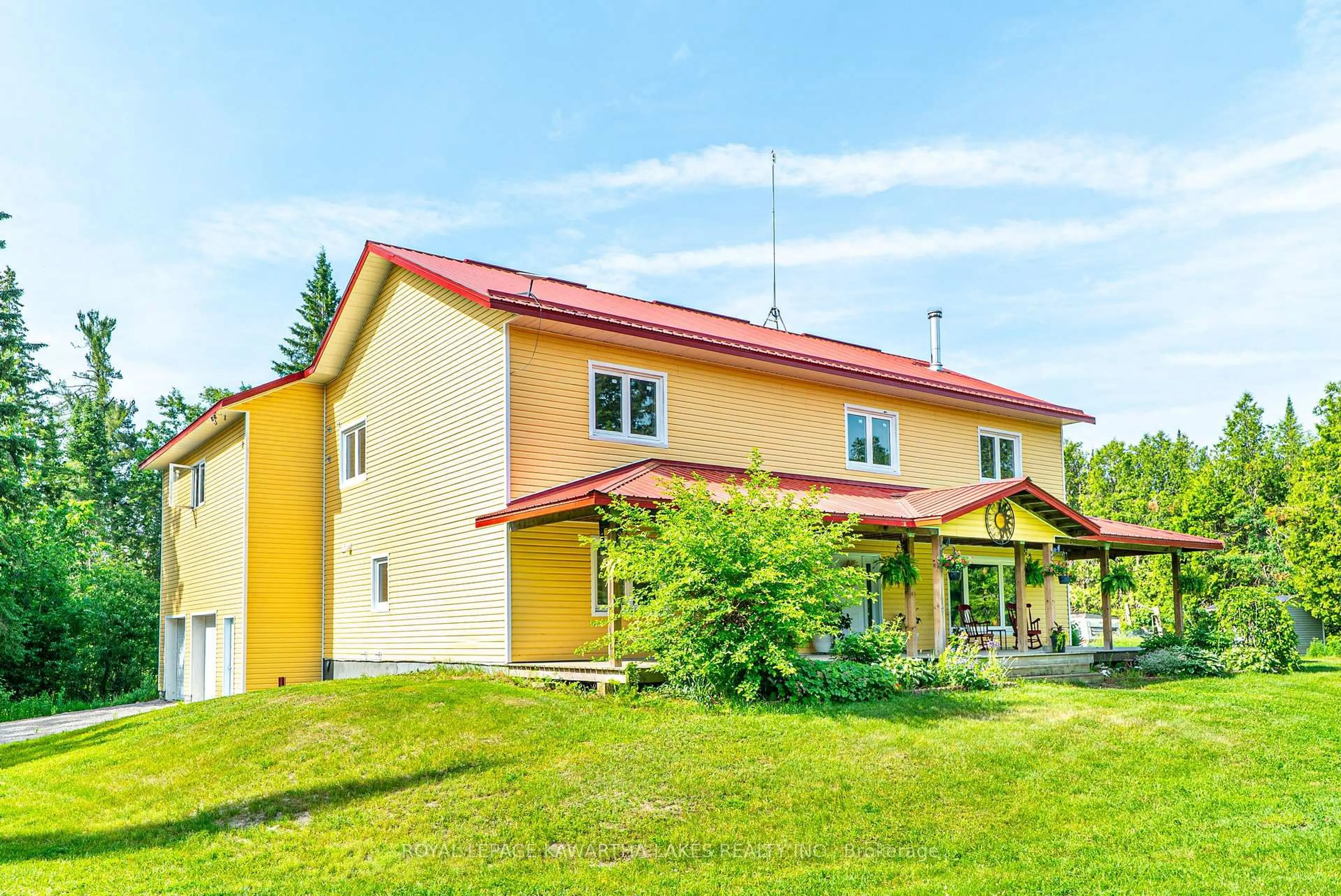 Patio, building for 1752 Highway 35, Kawartha Lakes Ontario L0B 1K0