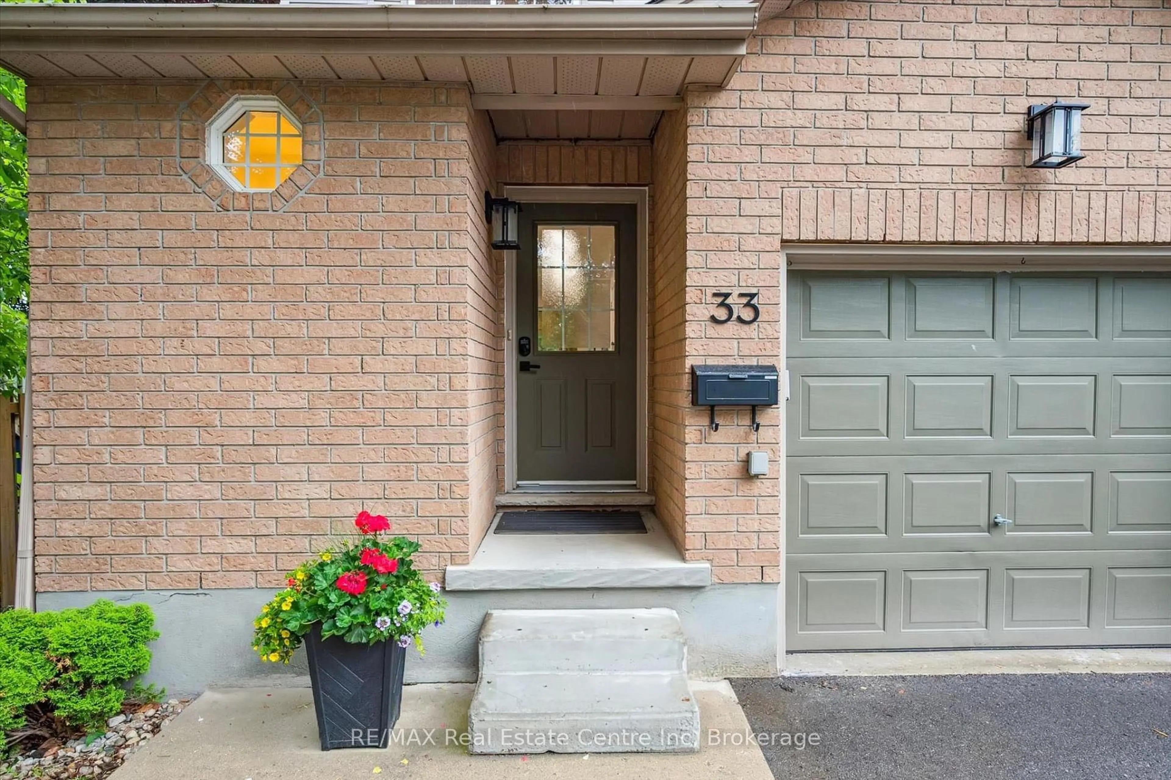Unknown for 33 LONDON Rd, Guelph Ontario N1H 2B2