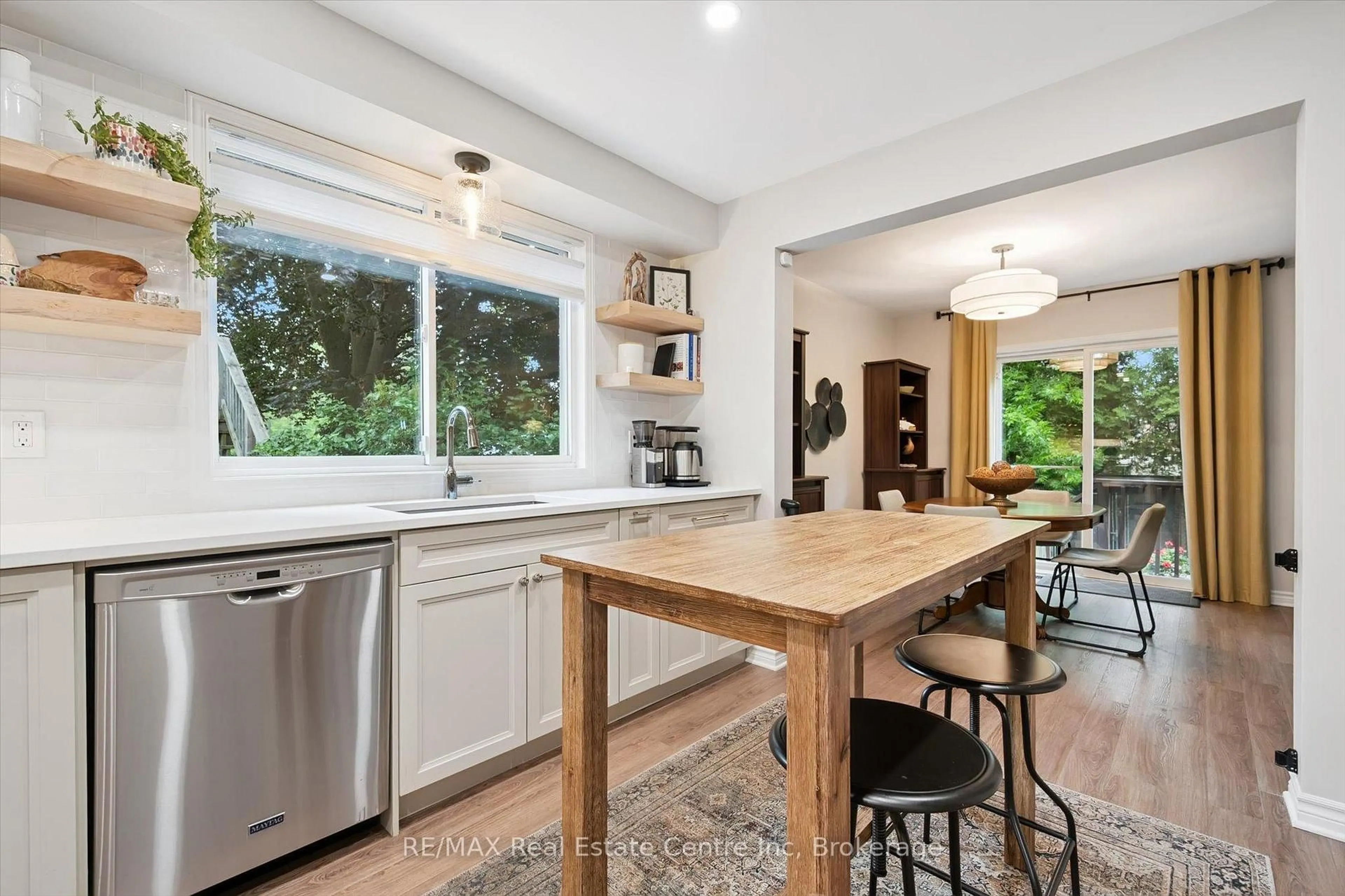 Open concept kitchen, unknown for 33 LONDON Rd, Guelph Ontario N1H 2B2