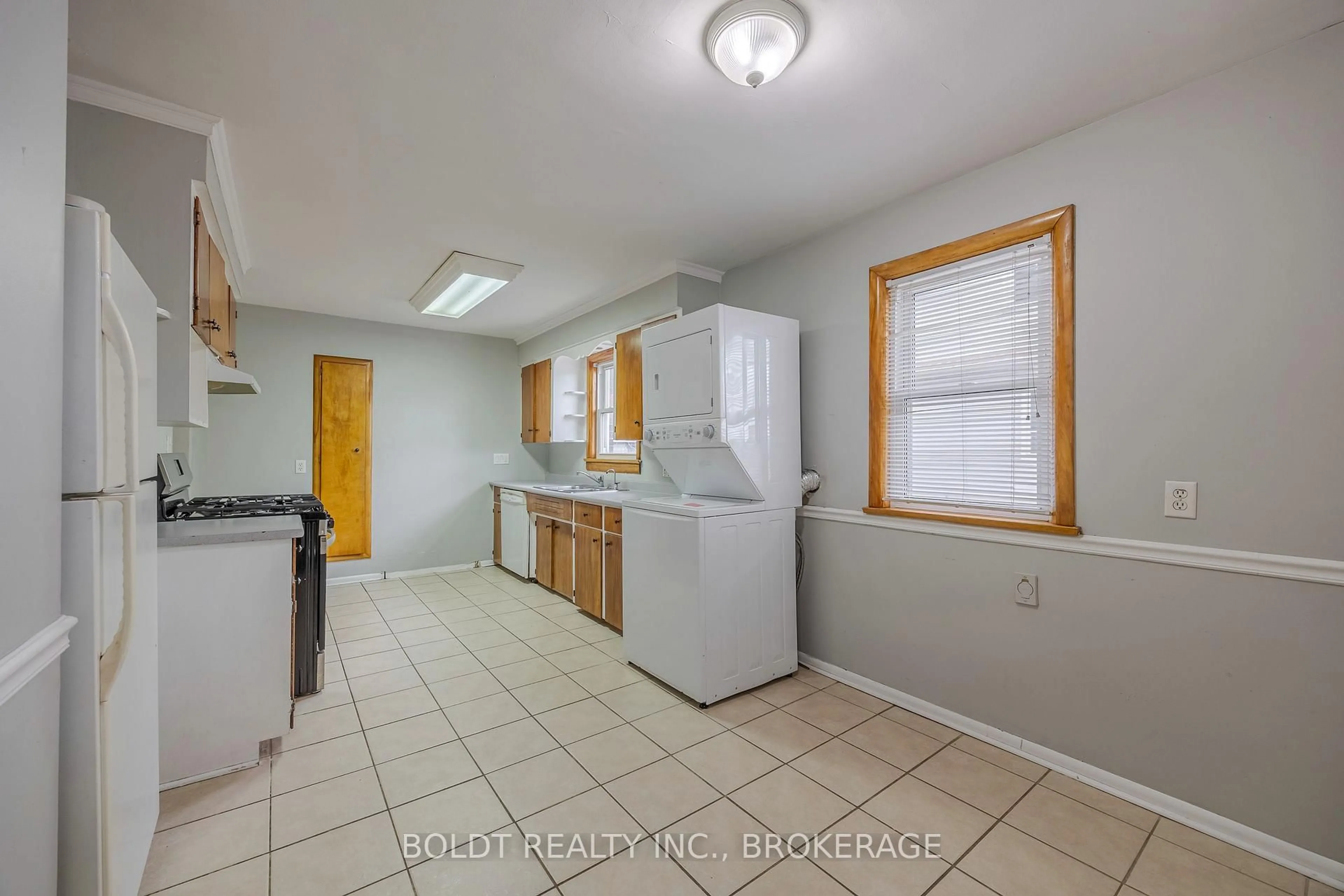 Unknown for 25 King St, Thorold Ontario L2V 3T6
