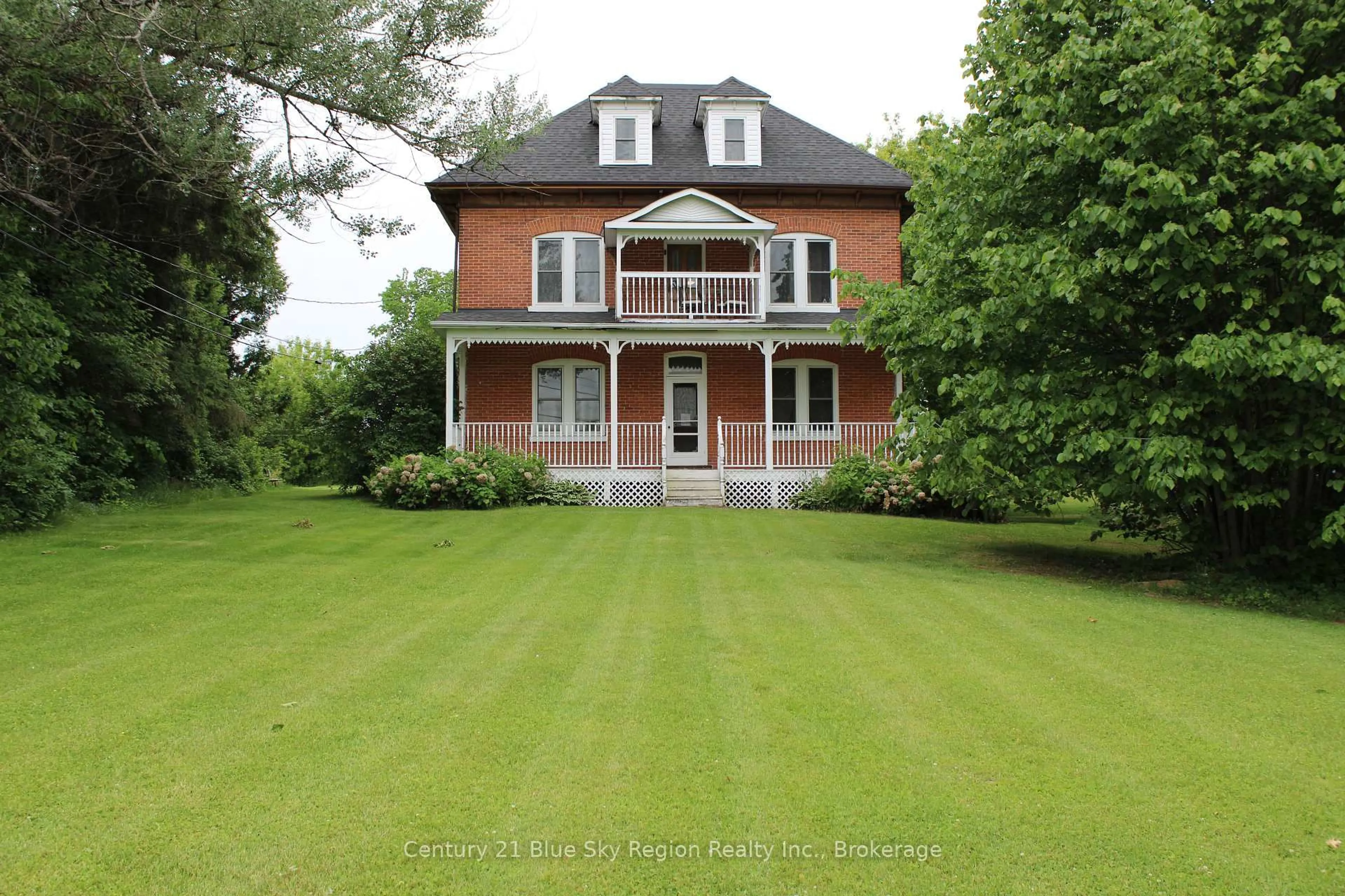 A pic from outside/outdoor area/front of a property/back of a property/a pic from drone, building for 9 Fair View Lane, Powassan Ontario P0H 1Z0