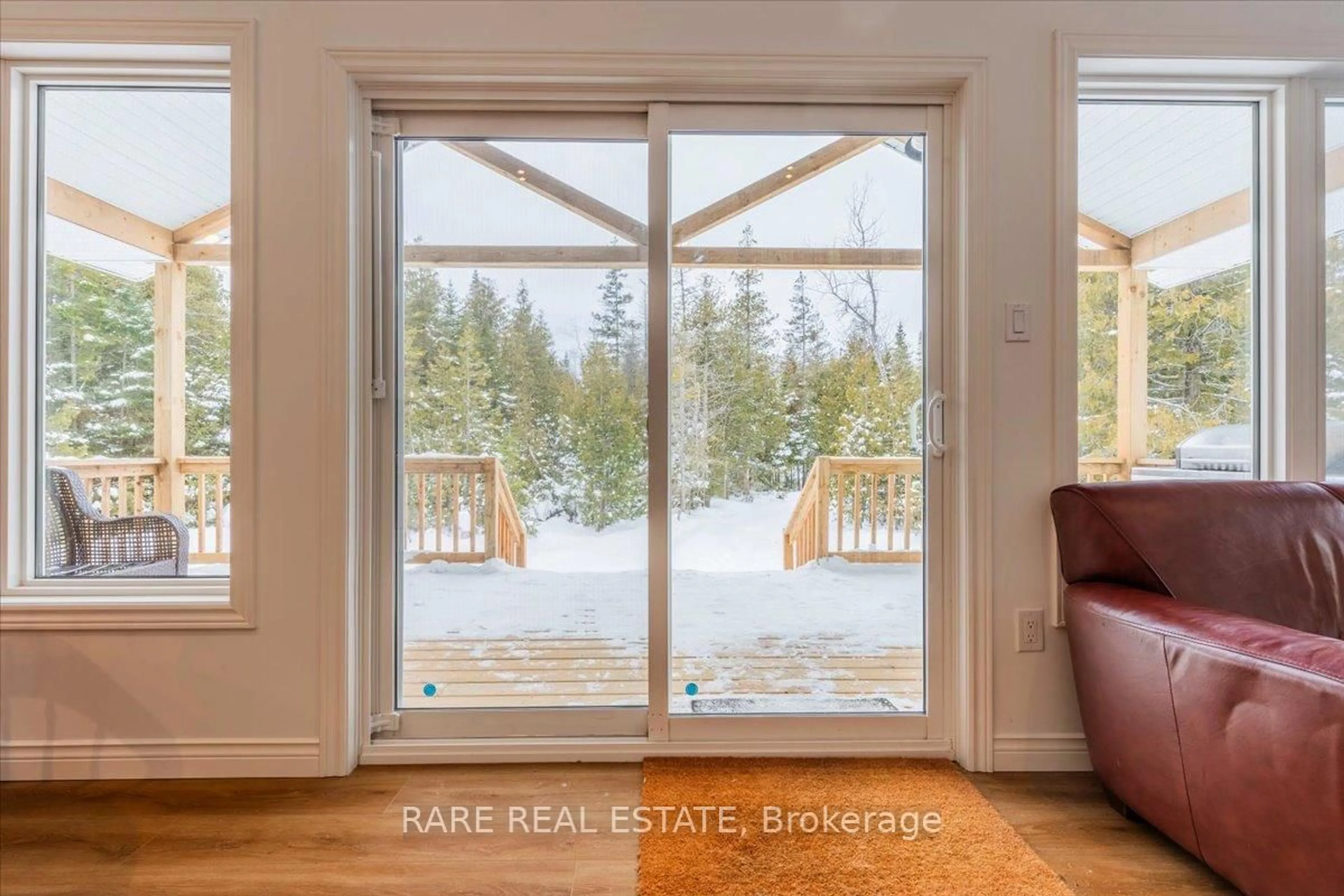 Indoor entryway for 6 Pike St, Northern Bruce Peninsula Ontario N0H 1W0
