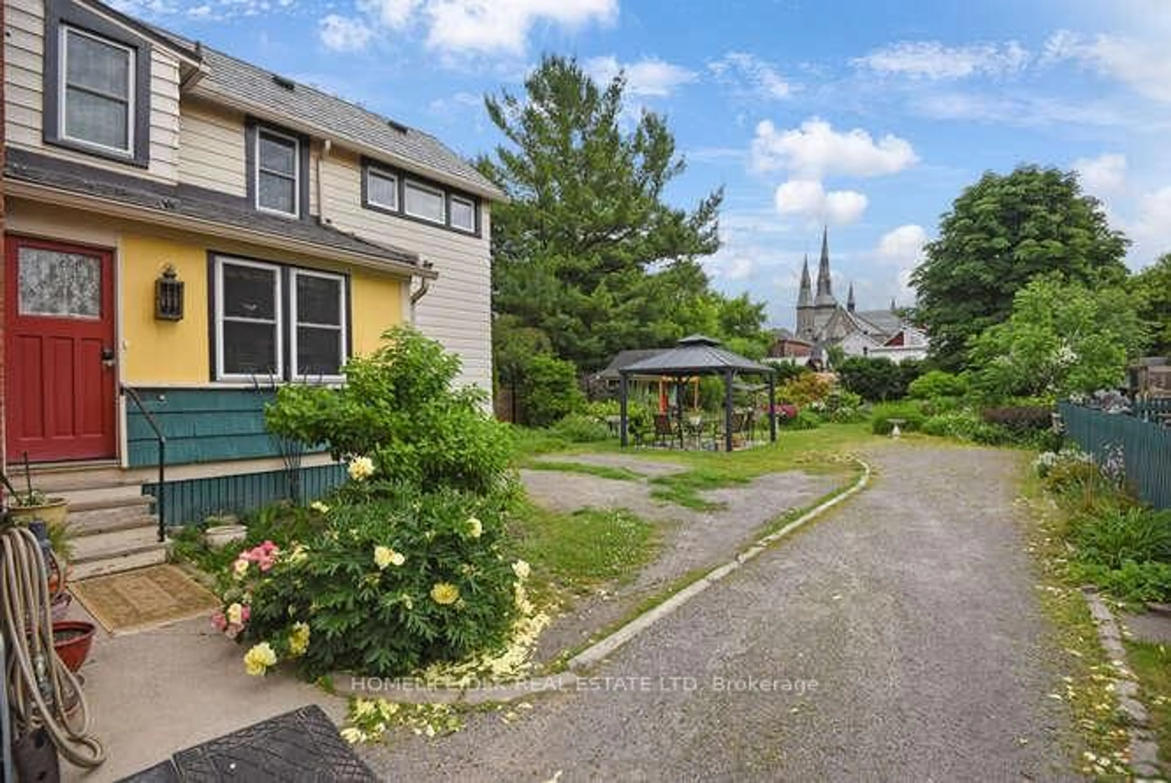 Patio, street for 49 Pearl St, Brockville Ontario K6V 4B7