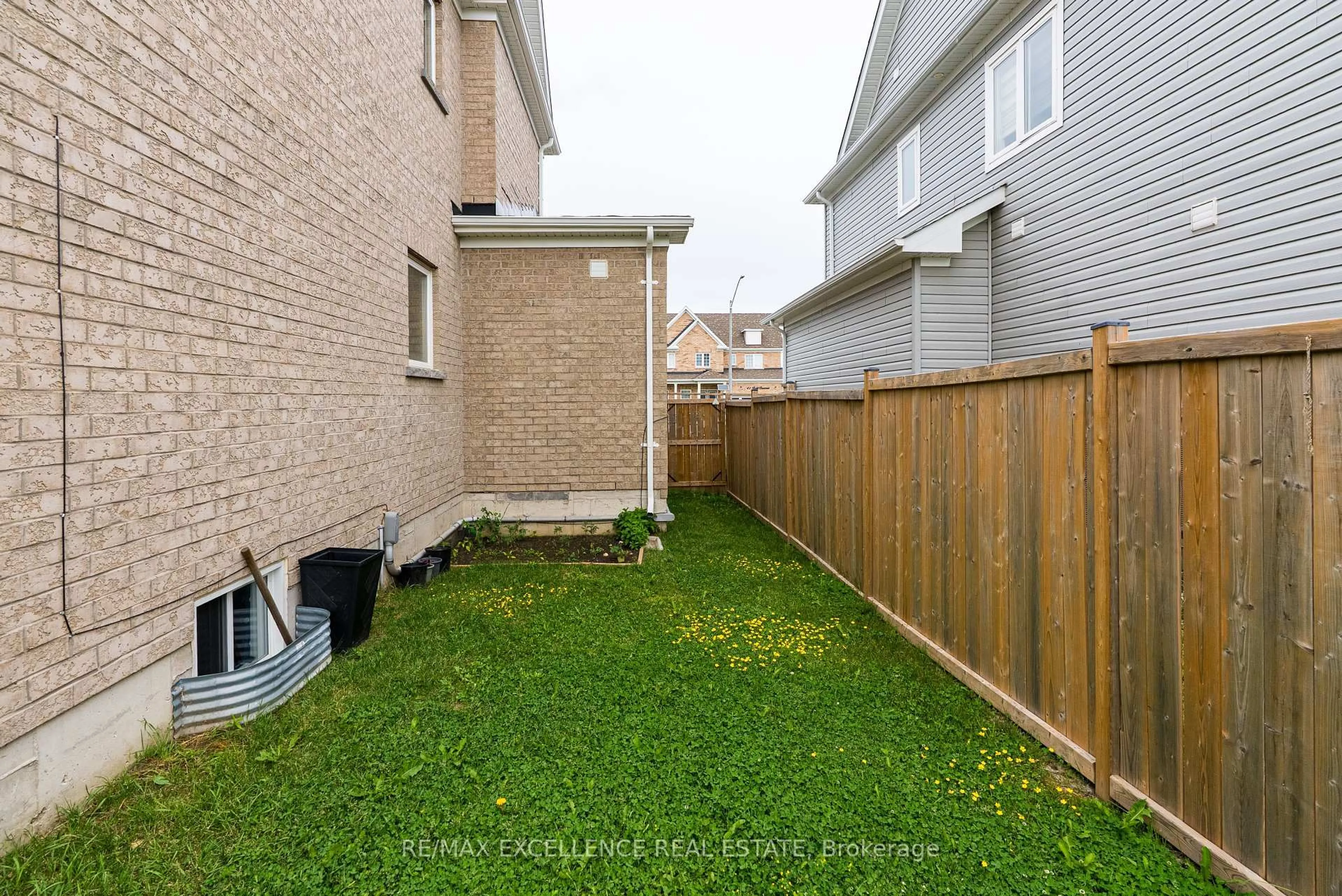 Patio, street for 40 Todd Cres, Southgate Ontario N0C 1B0