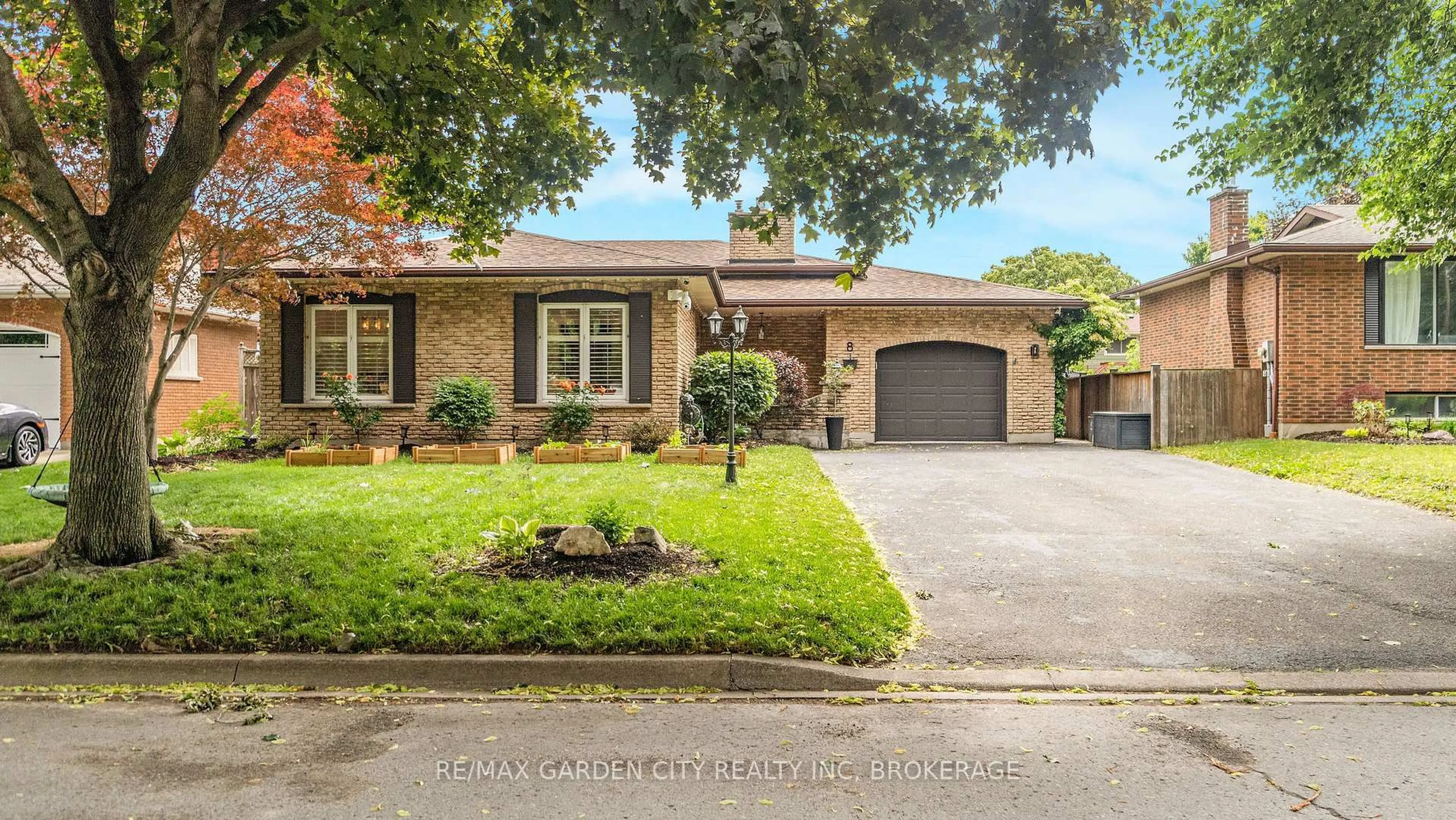Home with brick exterior material, street for 8 Jessica Dr, St. Catharines Ontario L2M 6V7