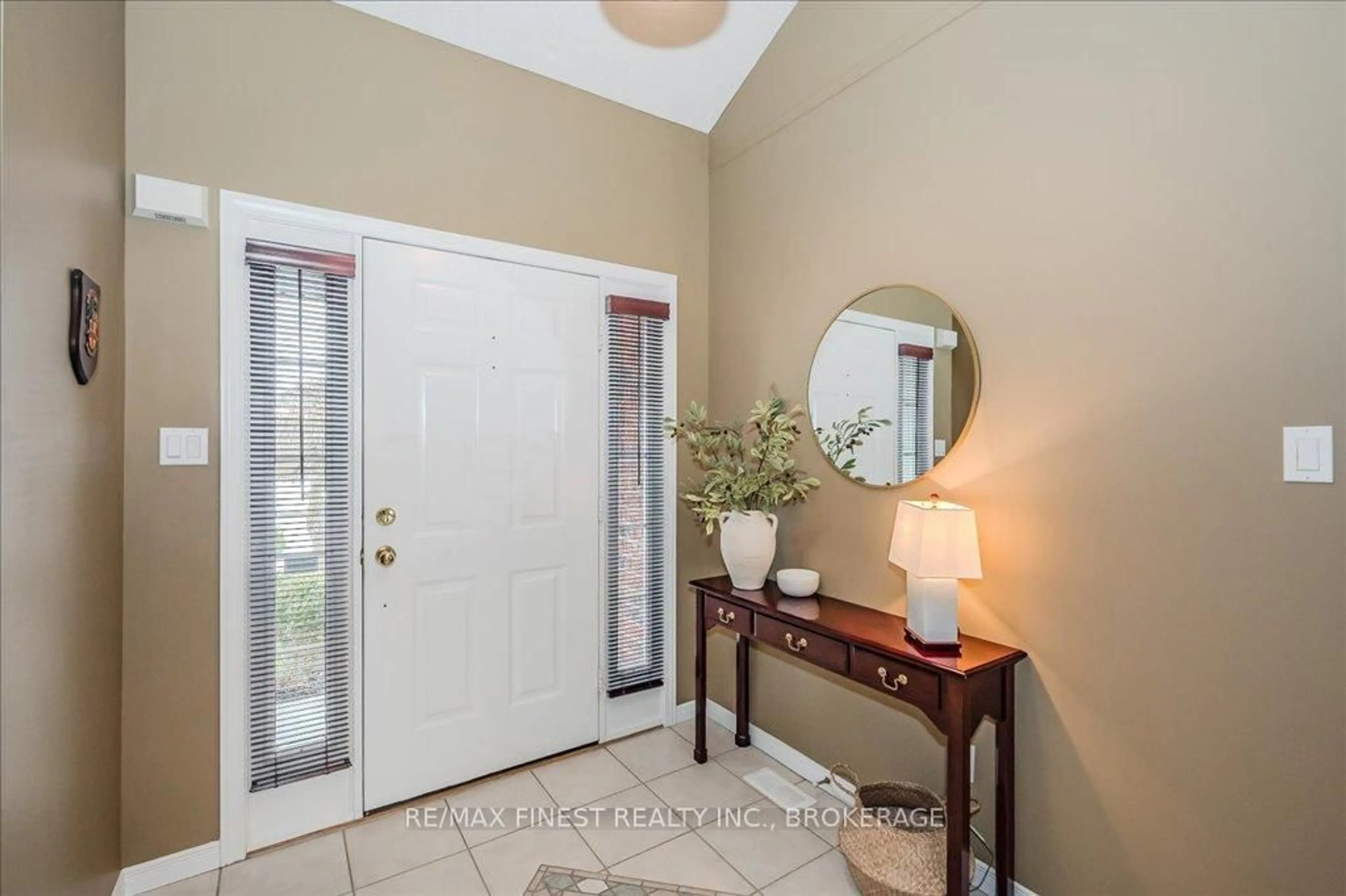 Indoor entryway for 212 Summerfield Dr, Guelph Ontario N1L 1L3