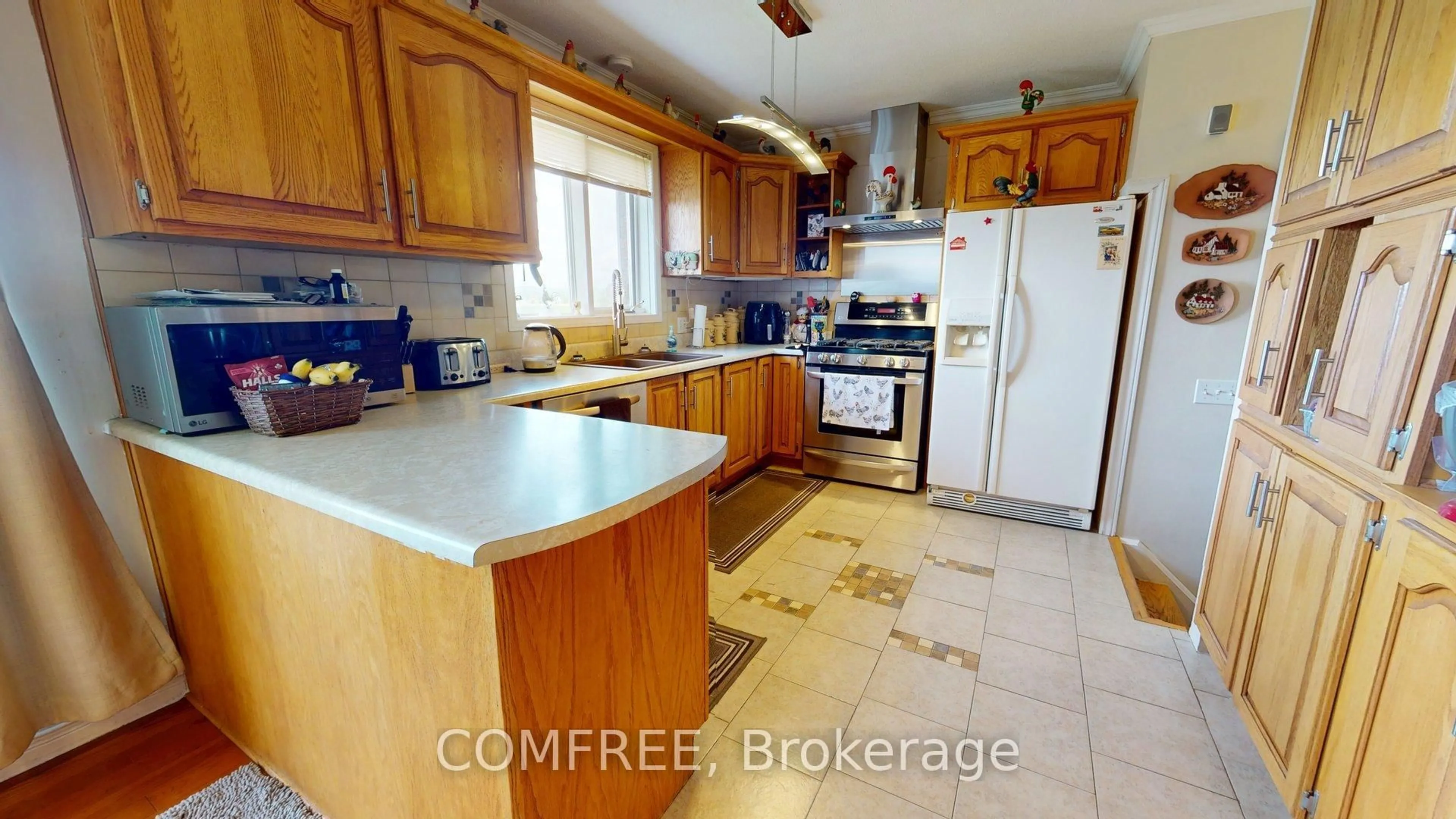 Standard kitchen, ceramic/tile floor for 2196 Concession 3 Rd, Alfred and Plantagenet Ontario K0B 1A0